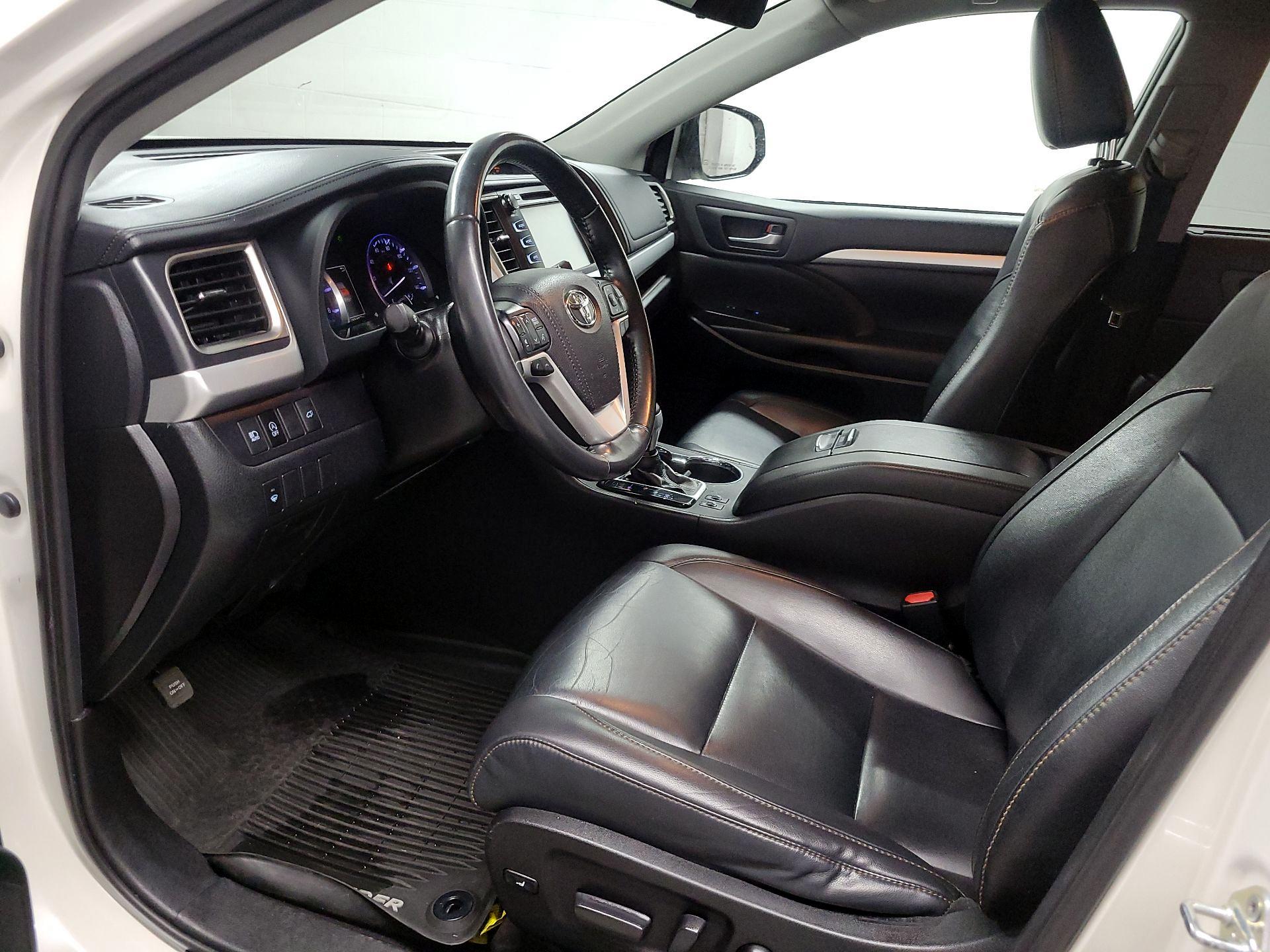 Thumbnail: 2019 Toyota Highlander - 11