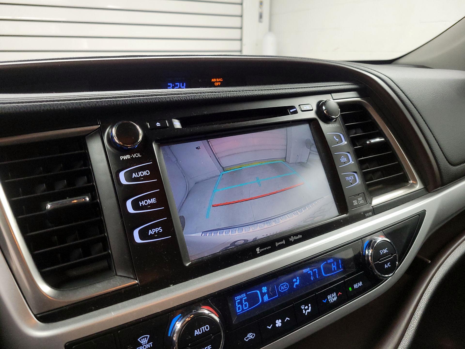 Thumbnail: 2019 Toyota Highlander - 13