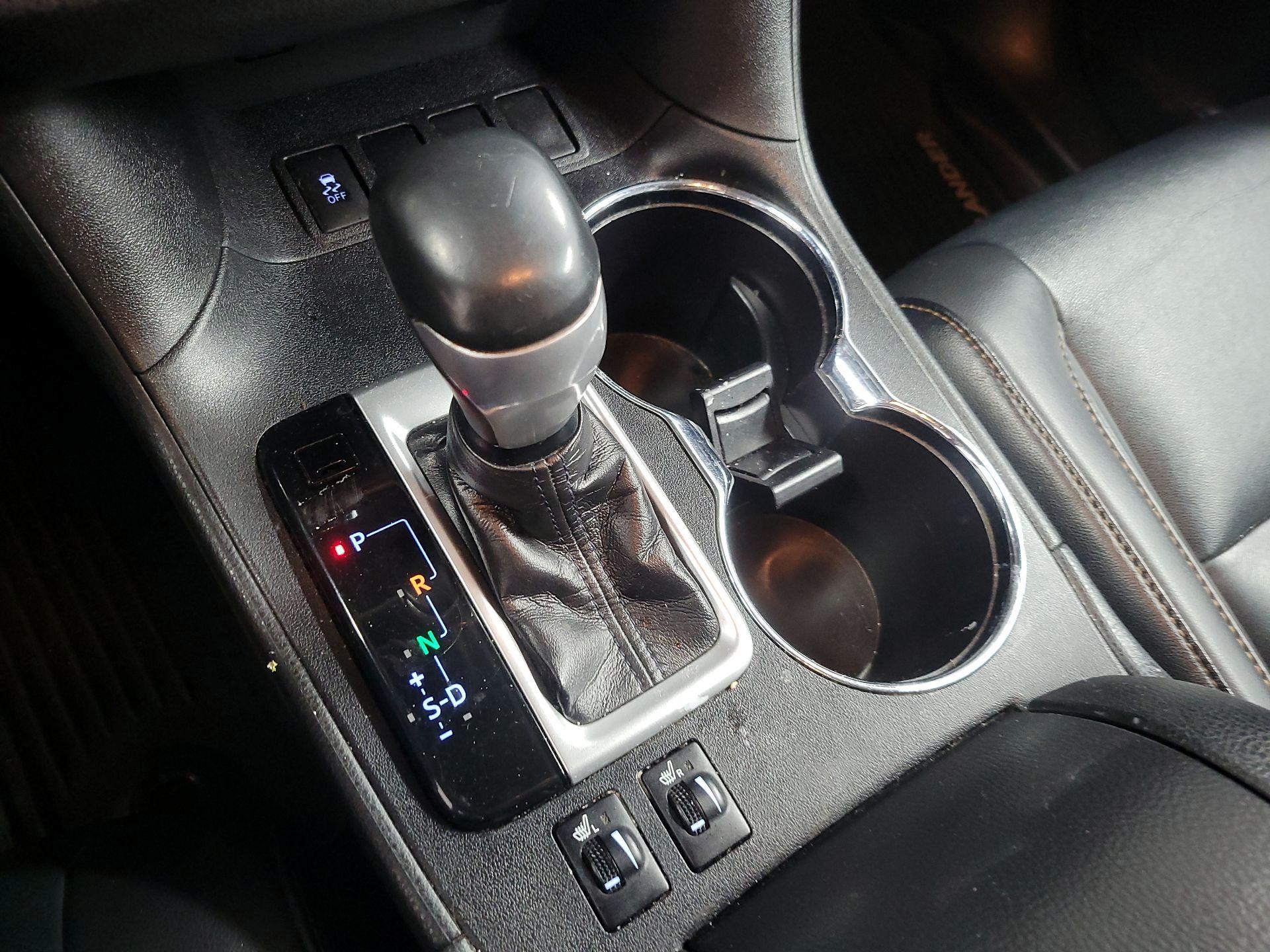 Thumbnail: 2019 Toyota Highlander - 16