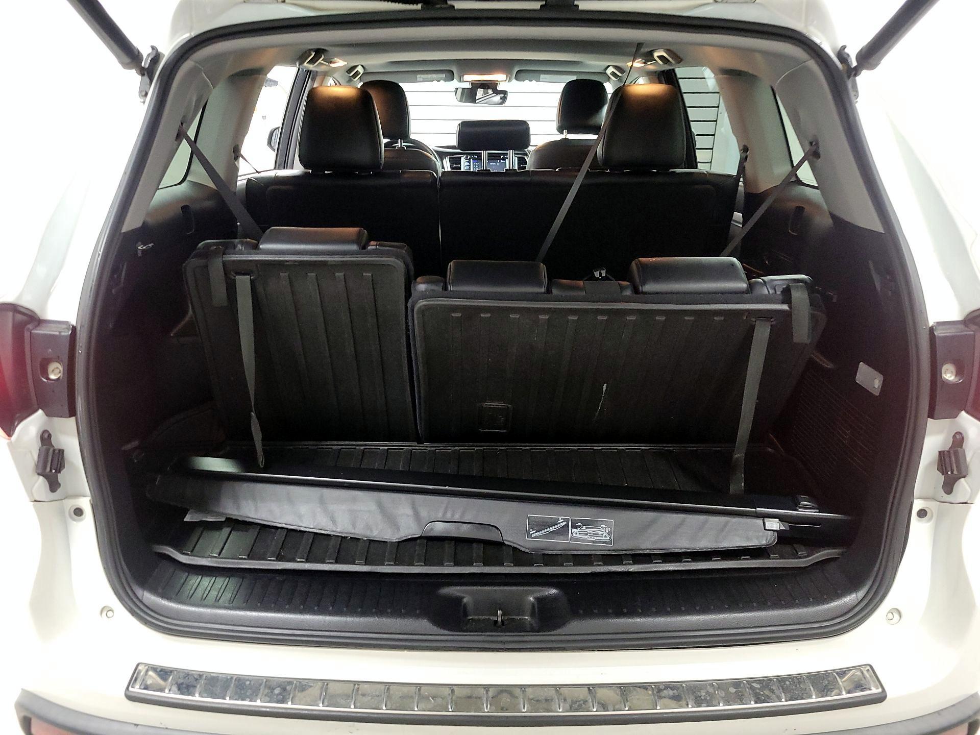 Thumbnail: 2019 Toyota Highlander - 18