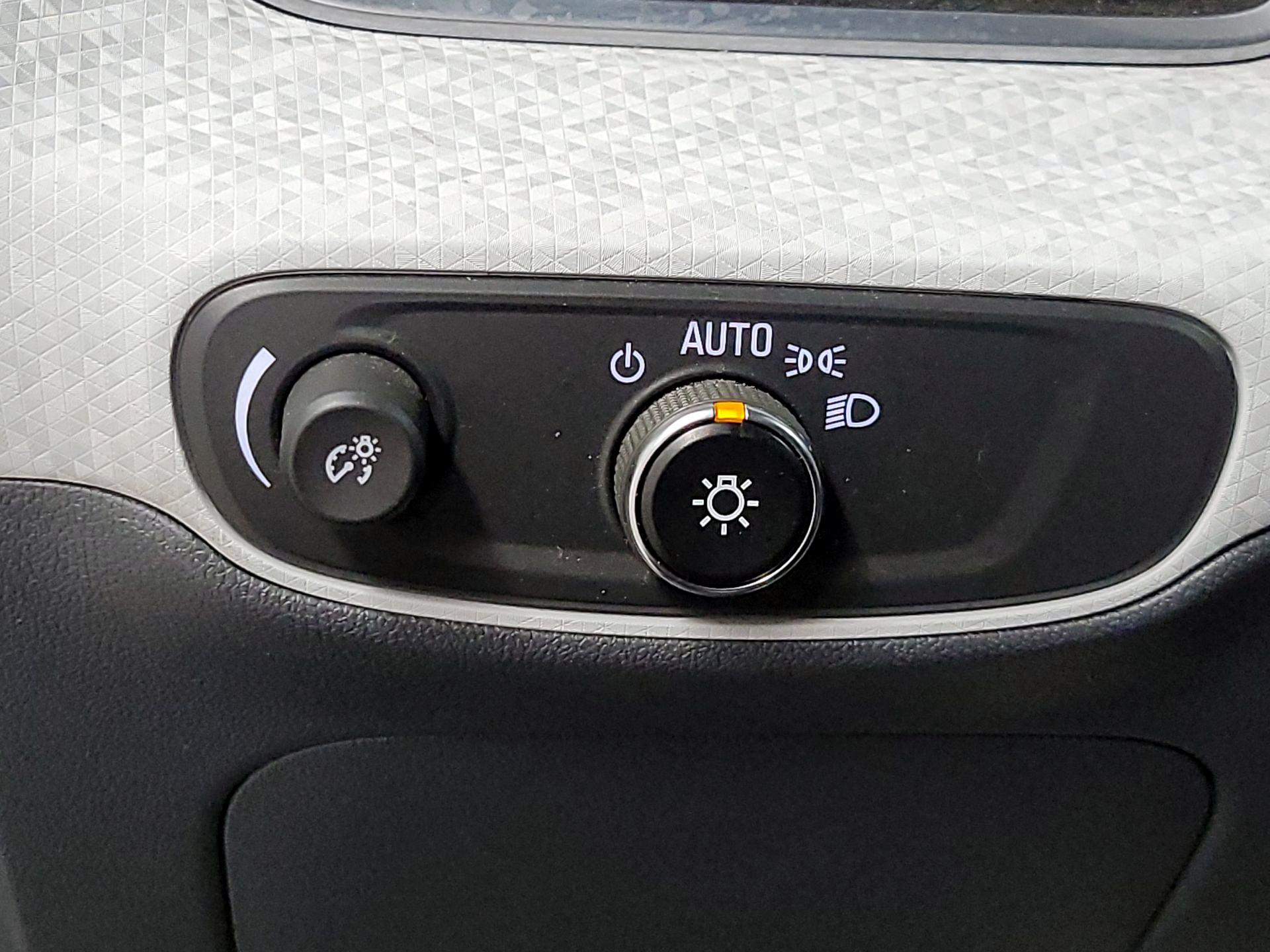 Thumbnail: 2021 Chevrolet Bolt EV - 13