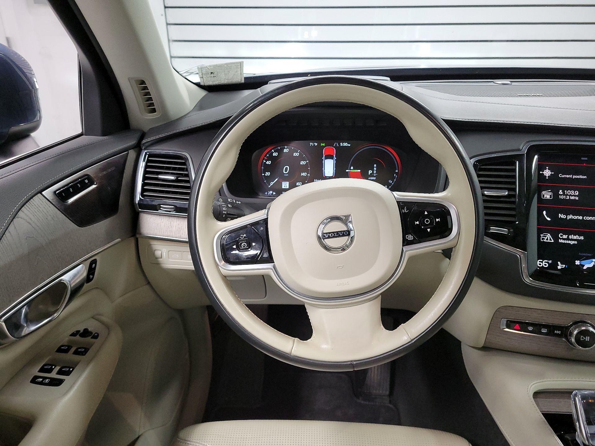 Thumbnail: 2022 Volvo XC90 - 10