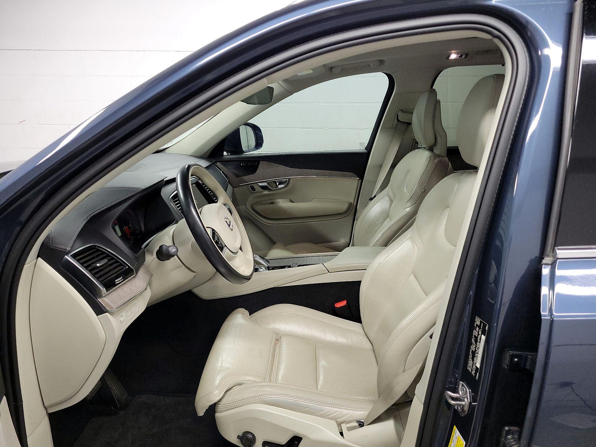 Thumbnail: 2022 Volvo XC90 - 11