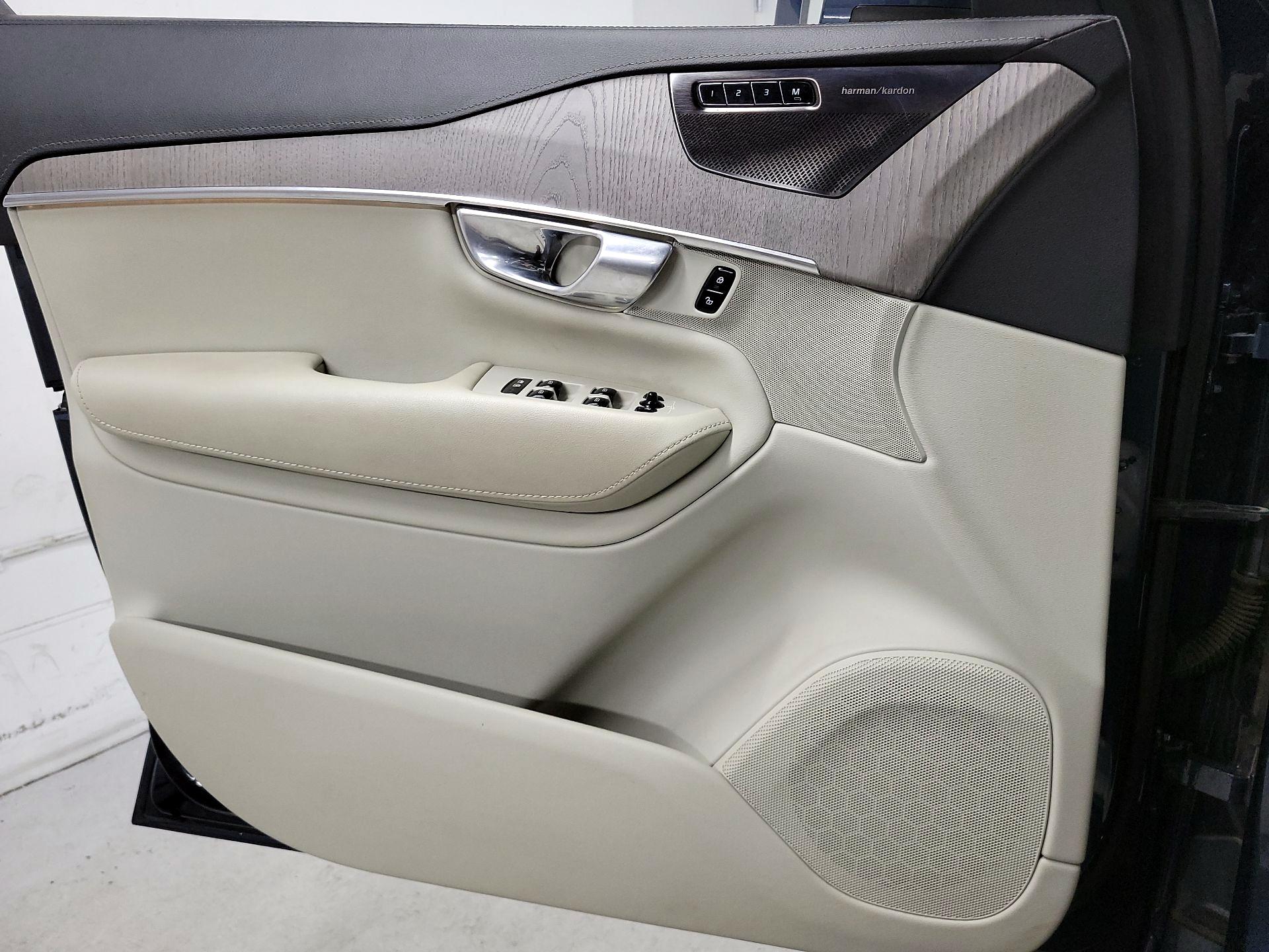 Thumbnail: 2022 Volvo XC90 - 12