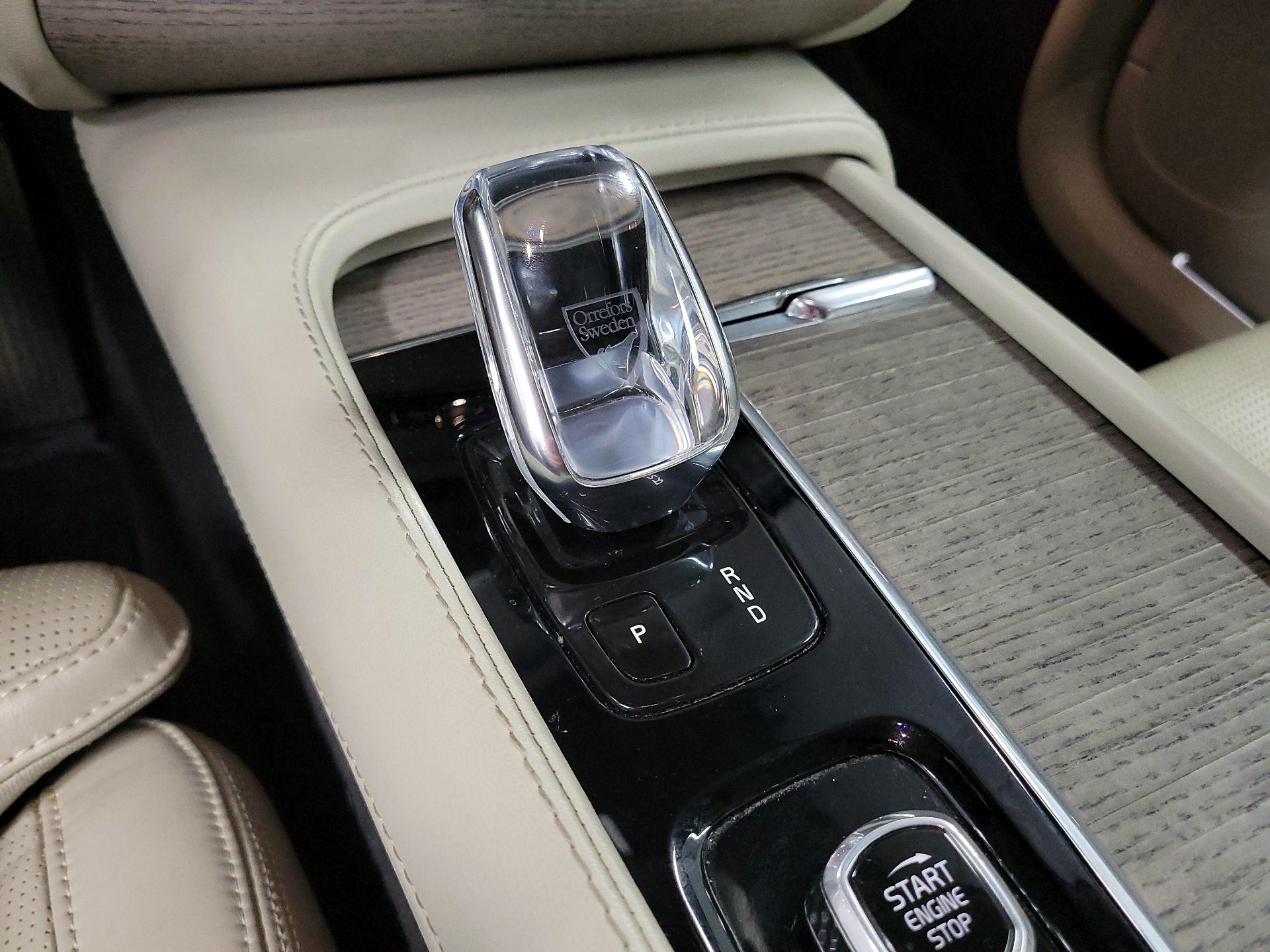 Thumbnail: 2022 Volvo XC90 - 15