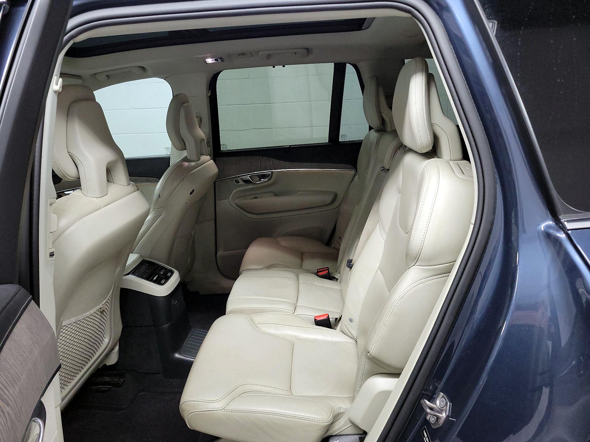 Thumbnail: 2022 Volvo XC90 - 16