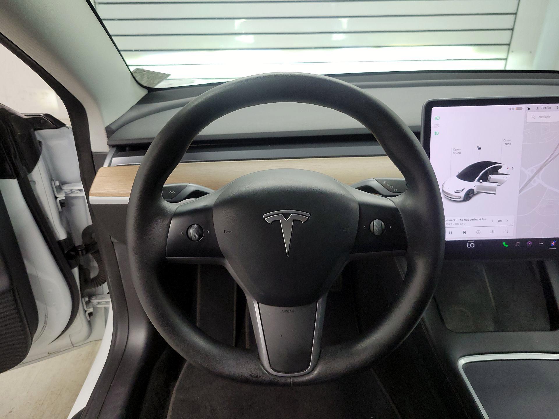 Thumbnail: 2021 Tesla Model 3 - 10