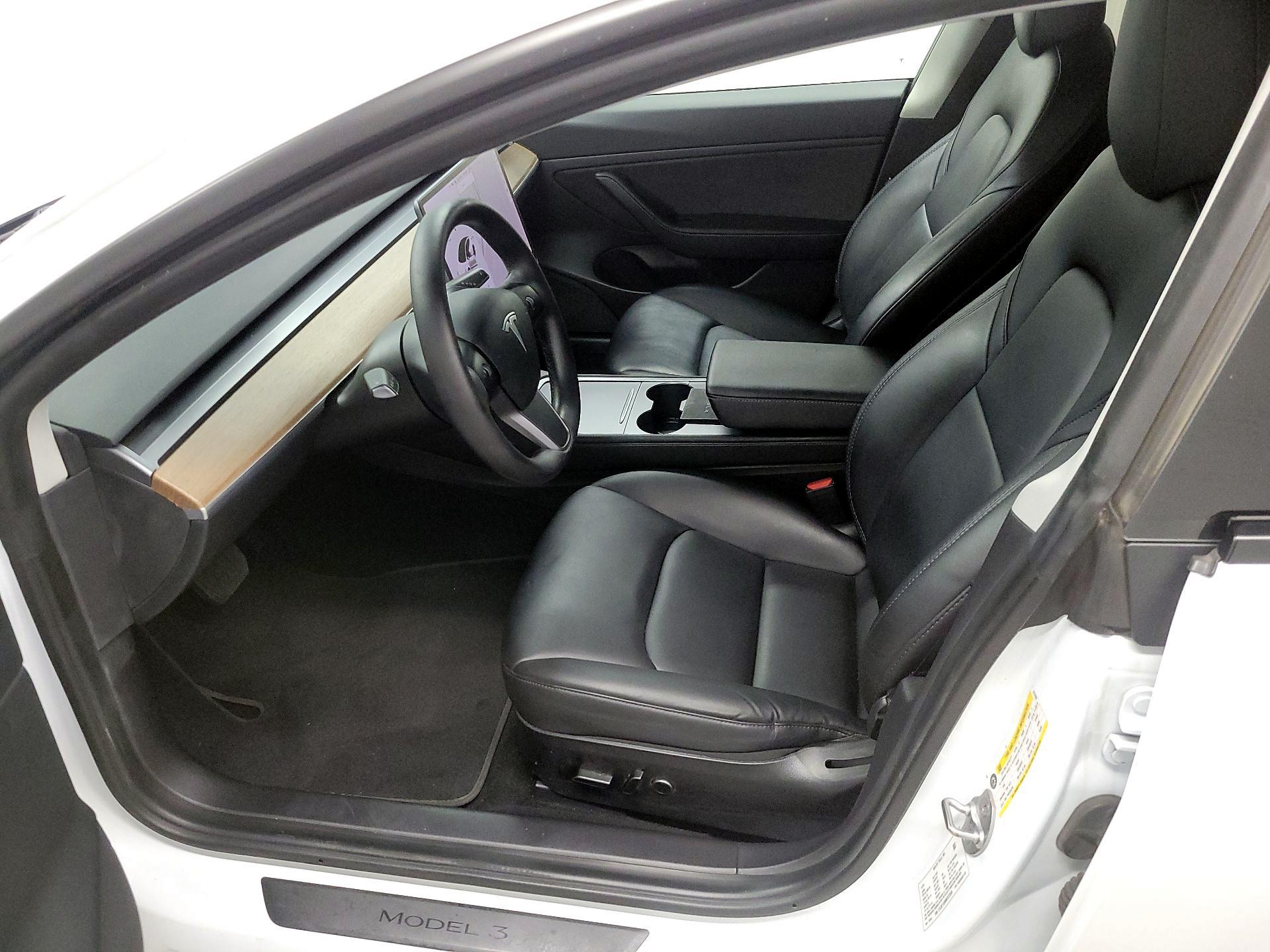 Thumbnail: 2021 Tesla Model 3 - 11