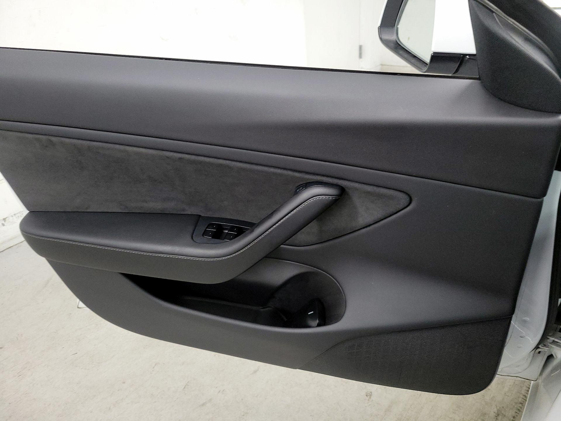 Thumbnail: 2021 Tesla Model 3 - 12