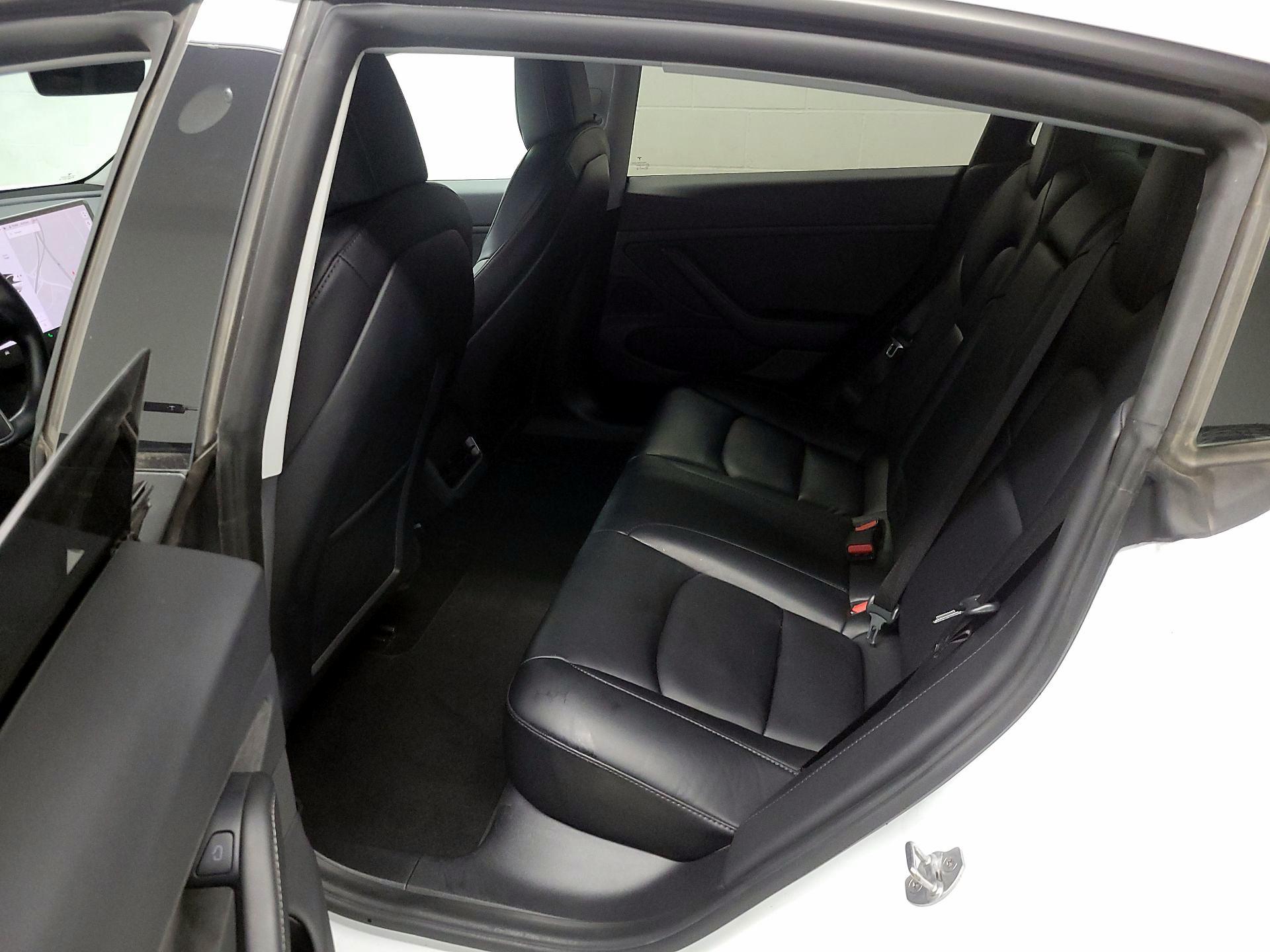 Thumbnail: 2021 Tesla Model 3 - 19