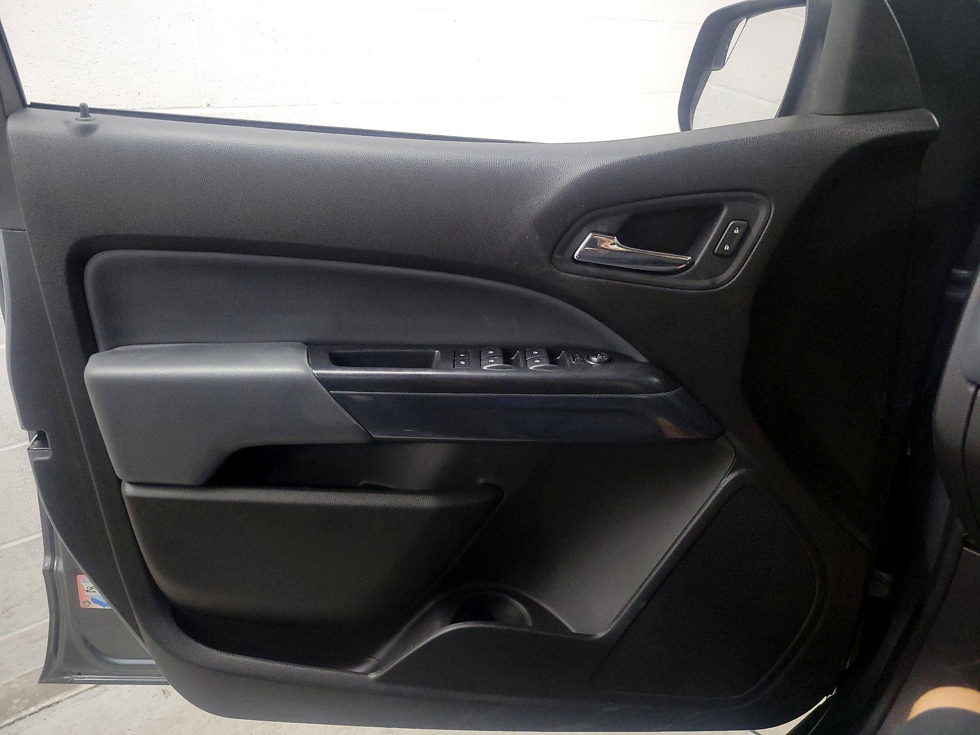 Thumbnail: 2019 Chevrolet Colorado - 12