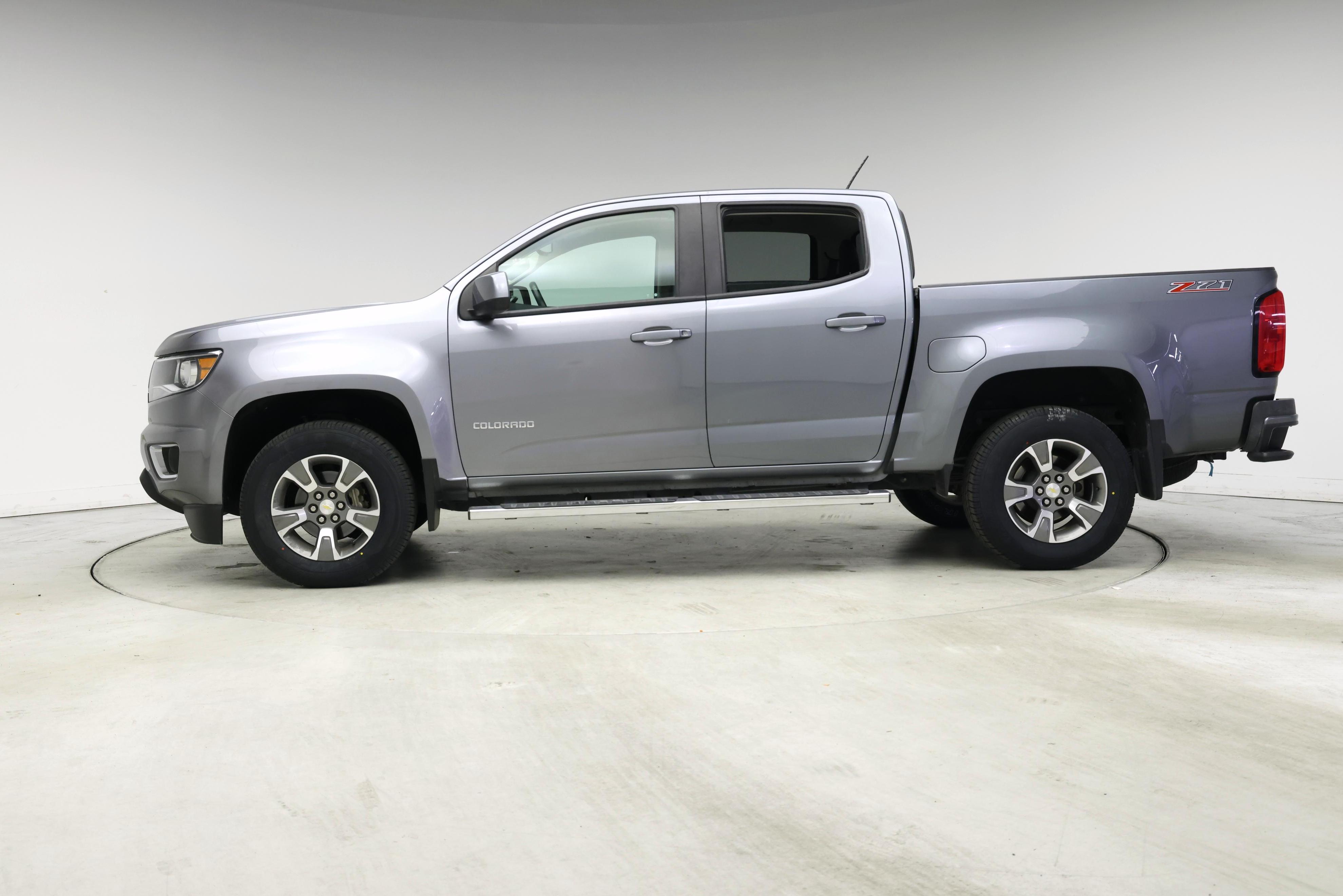 Thumbnail: 2019 Chevrolet Colorado - 3
