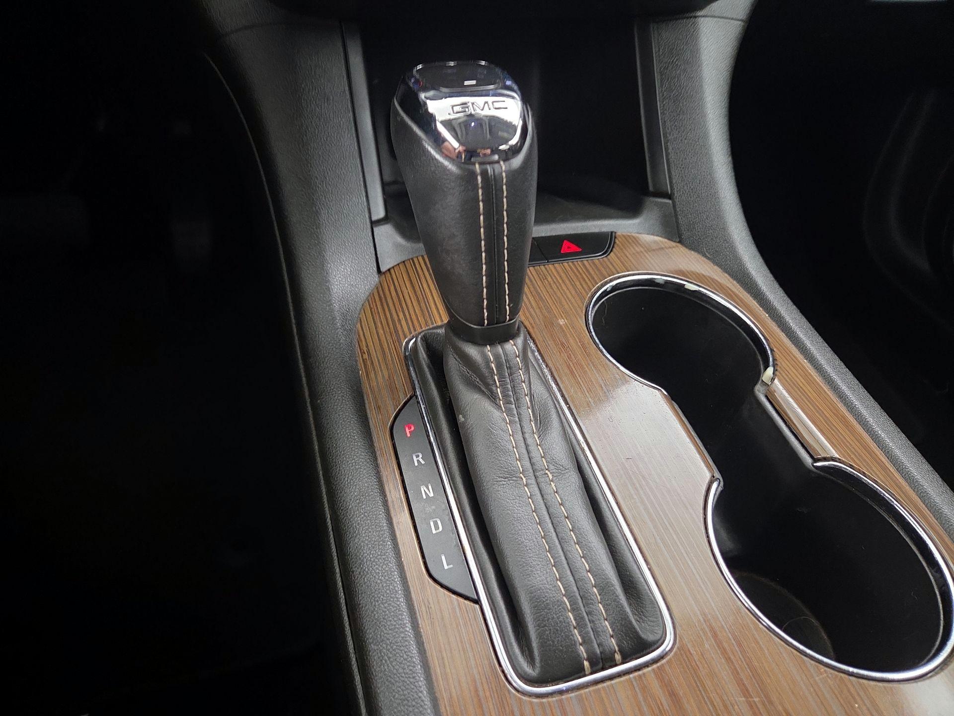 Thumbnail: 2019 GMC Acadia - 17