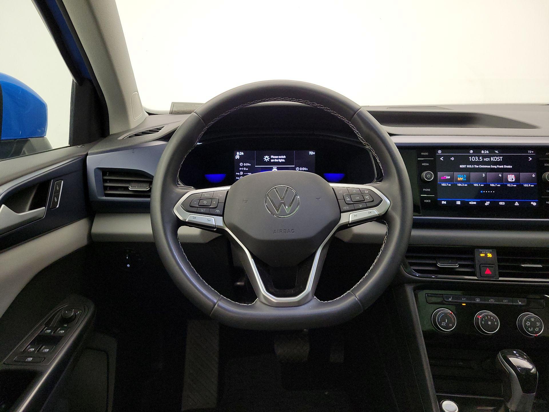 Thumbnail: 2023 Volkswagen Taos - 10