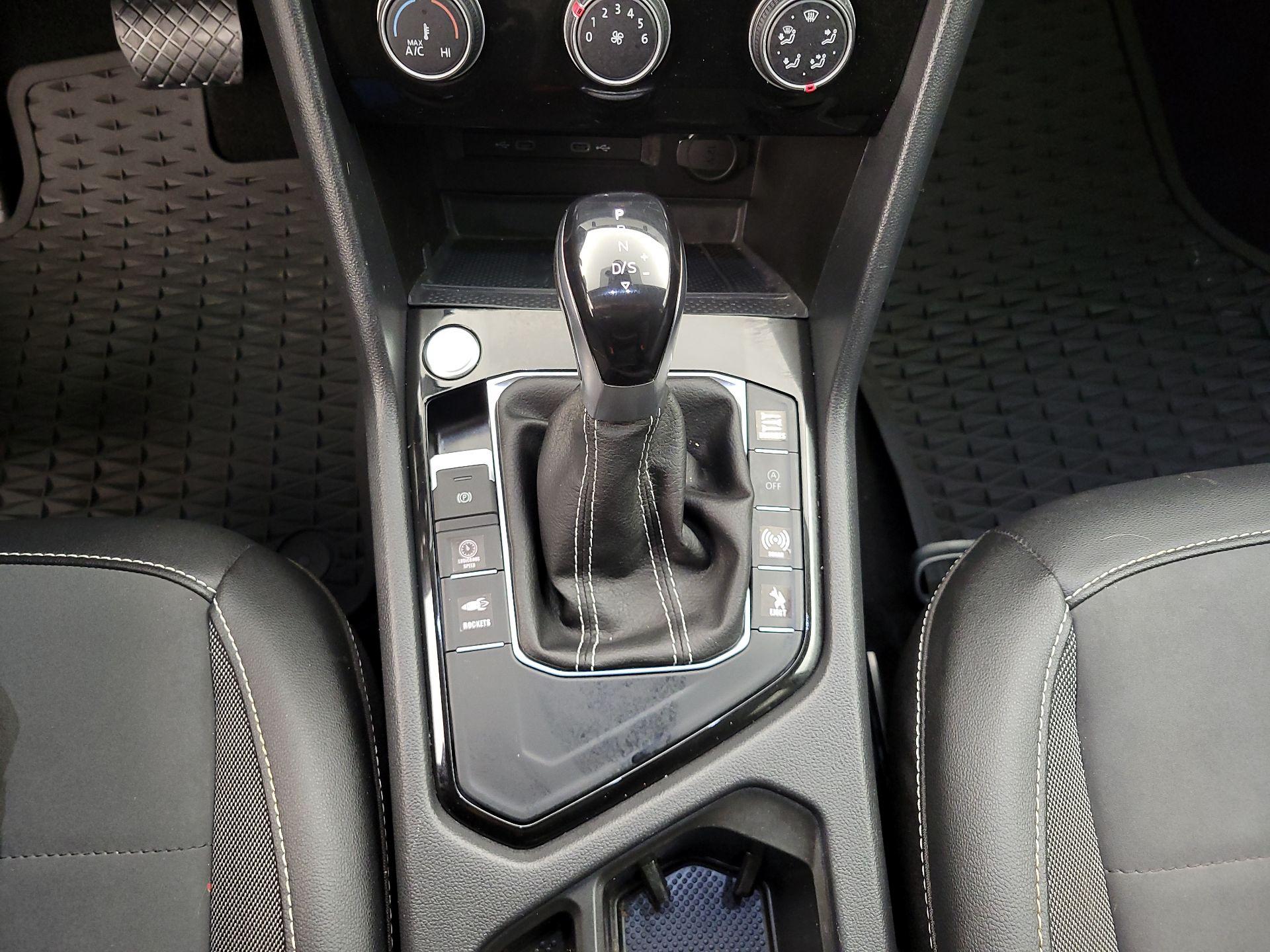 Thumbnail: 2023 Volkswagen Taos - 17