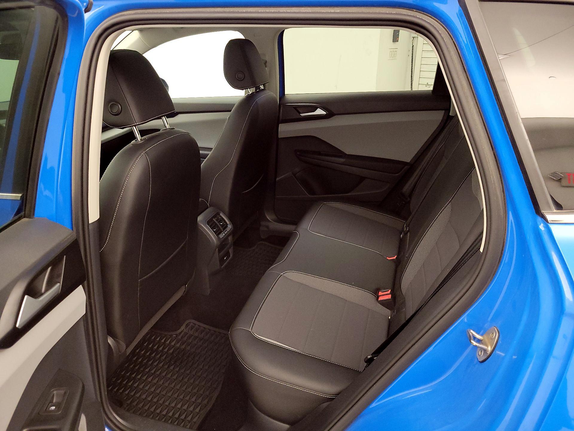 Thumbnail: 2023 Volkswagen Taos - 20