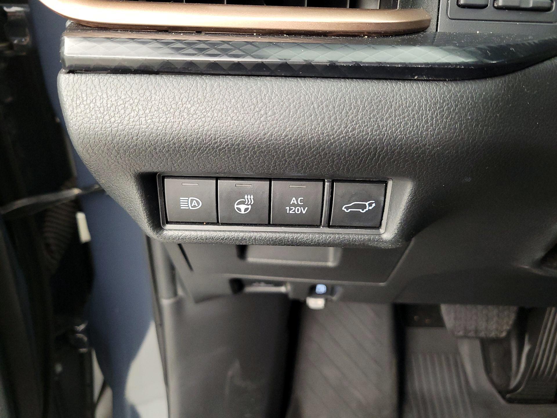 Thumbnail: 2024 Toyota Highlander - 13