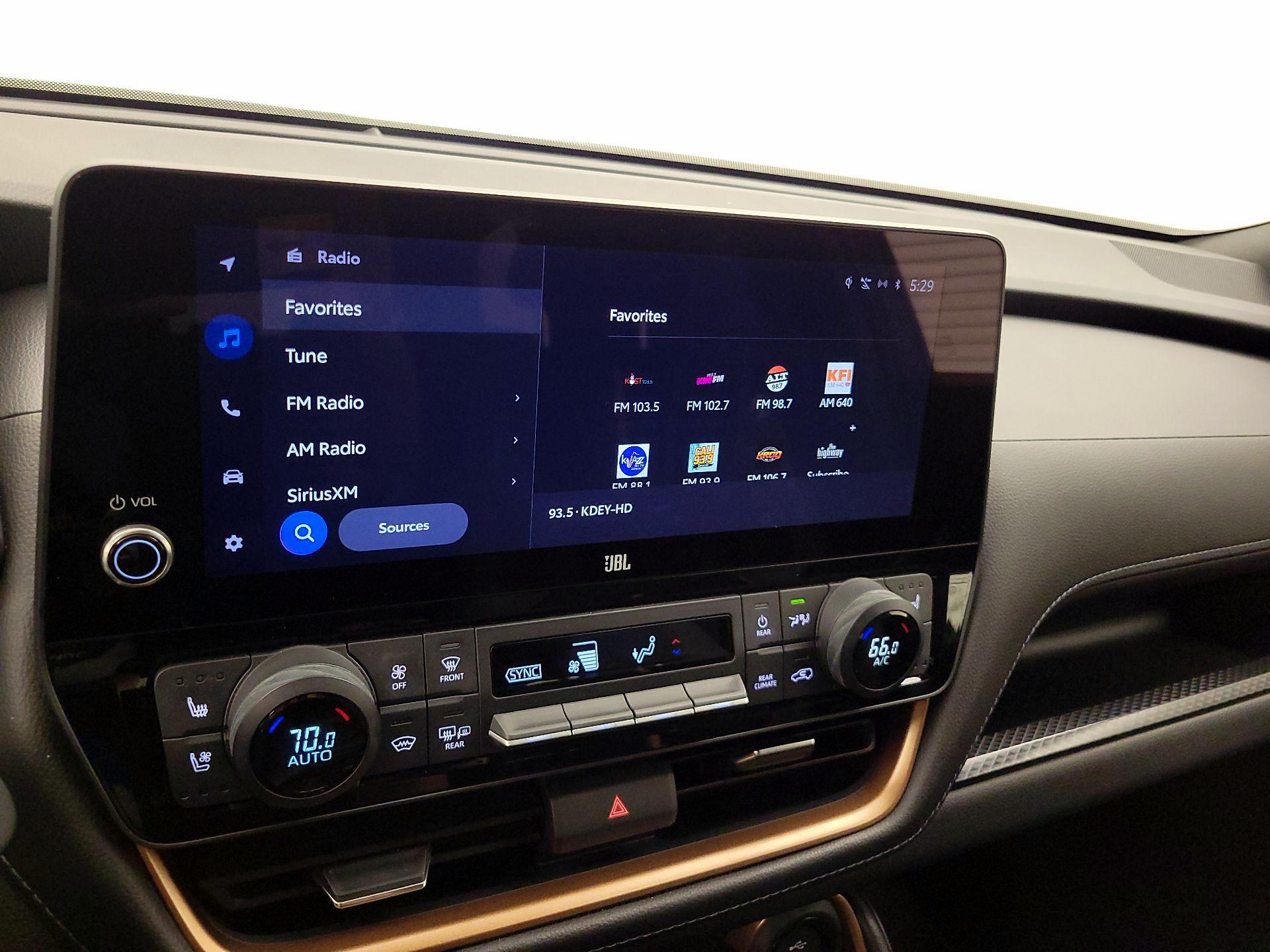 Thumbnail: 2024 Toyota Highlander - 15