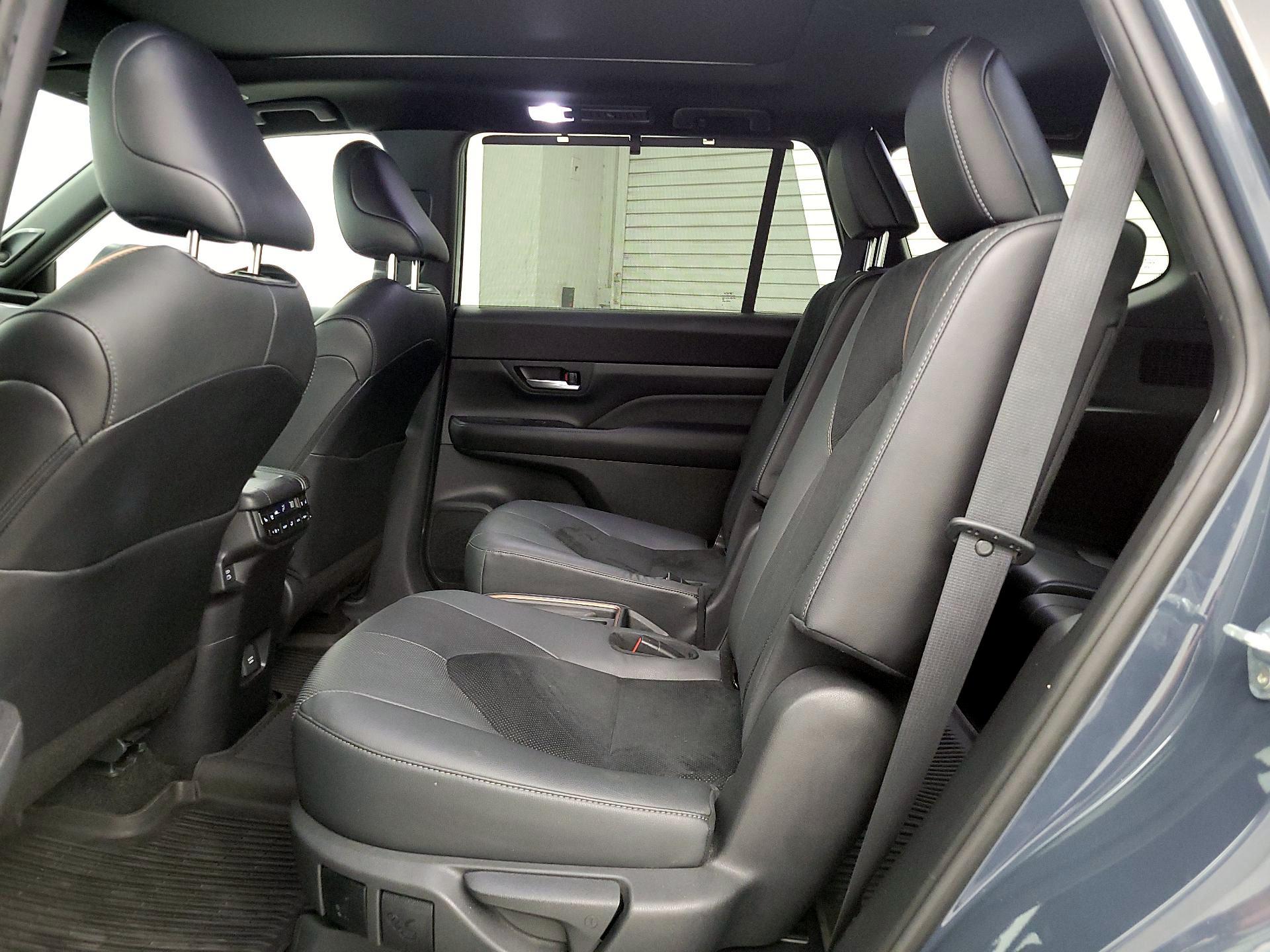 Thumbnail: 2024 Toyota Highlander - 19