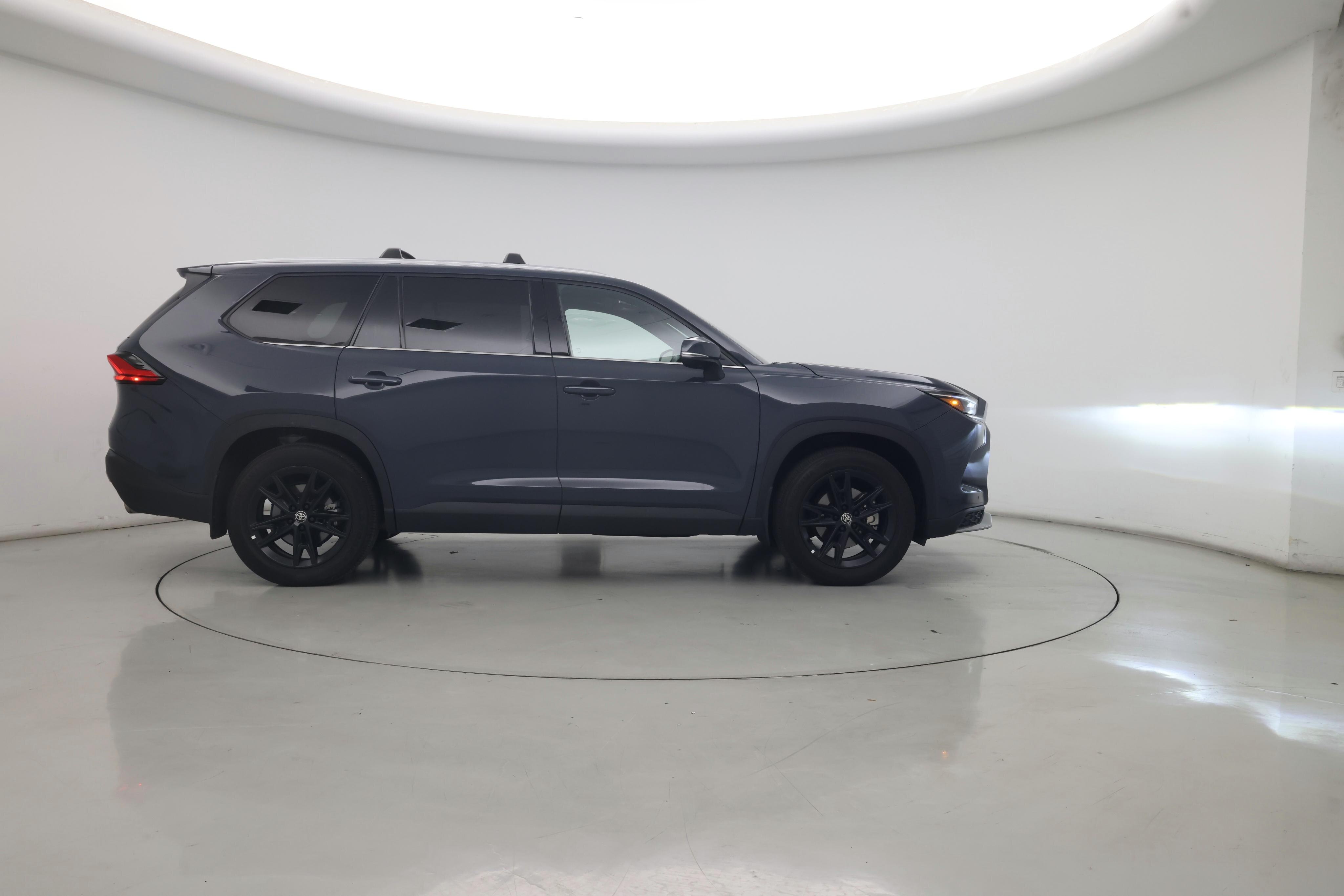 Thumbnail: 2024 Toyota Highlander - 7