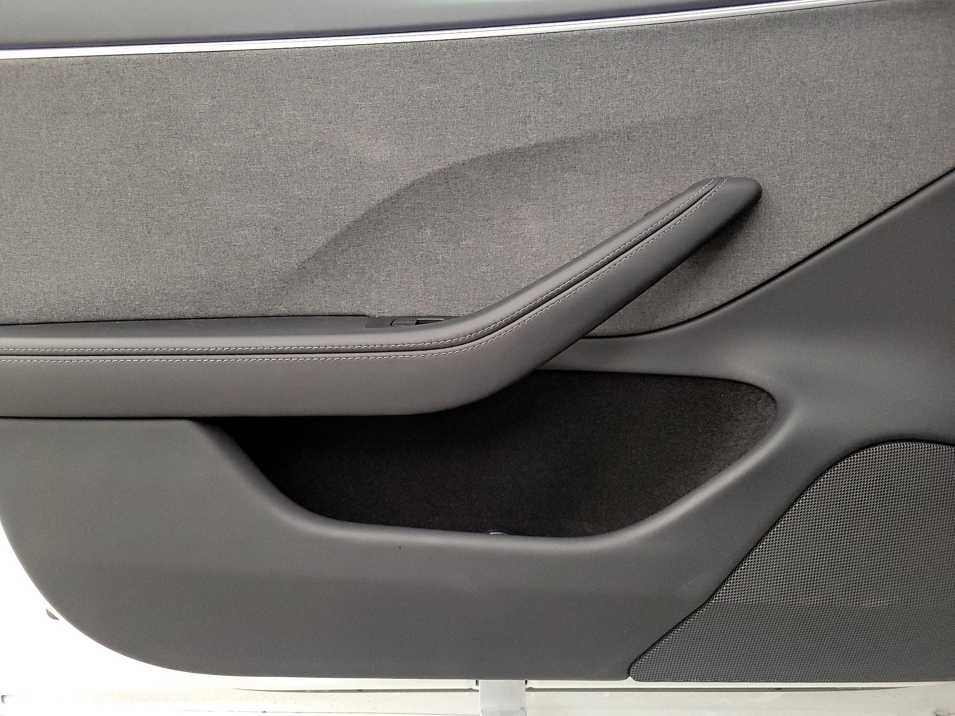 Thumbnail: 2025 Tesla Model 3 - 12