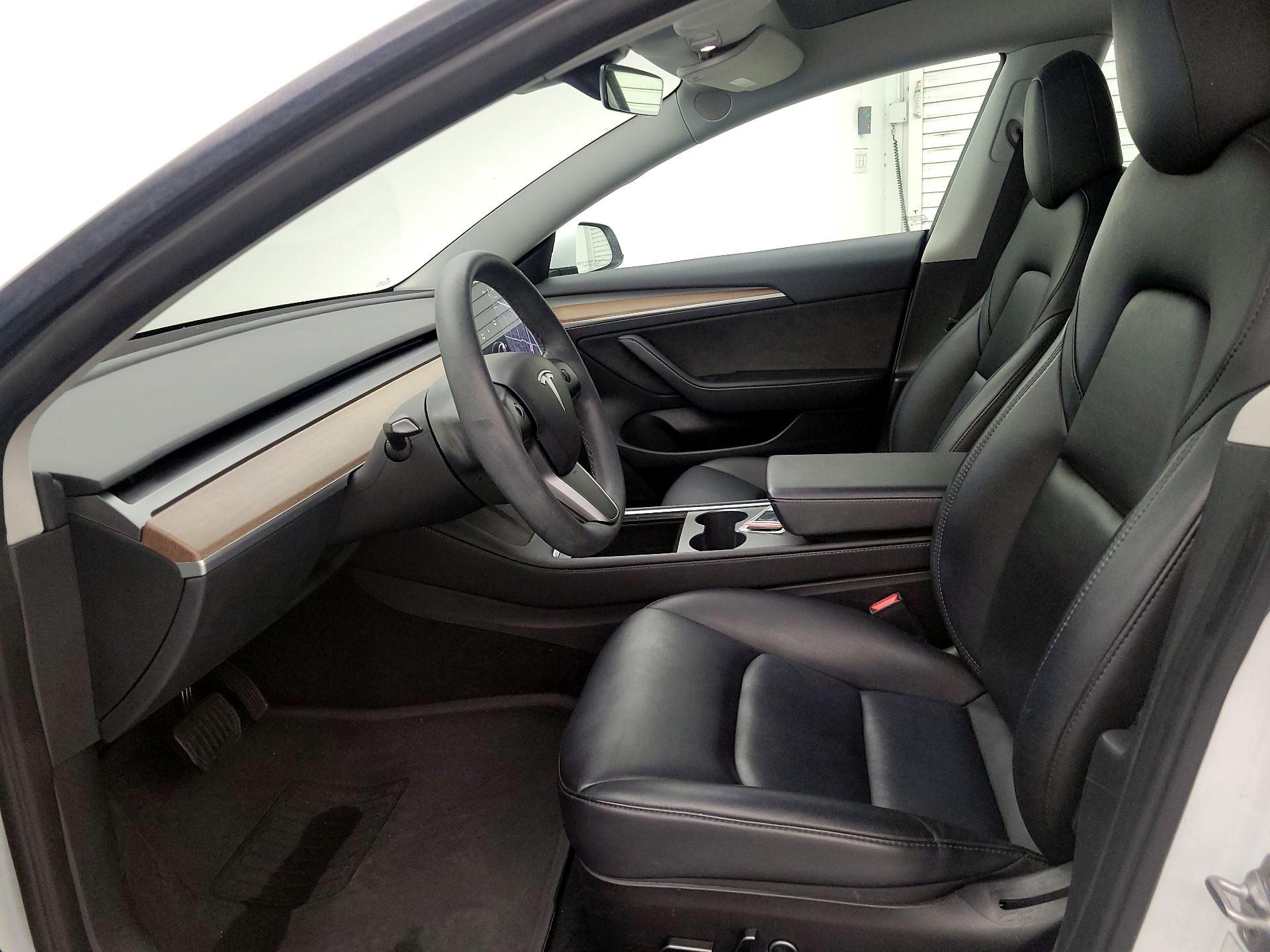 Thumbnail: 2023 Tesla Model 3 - 11