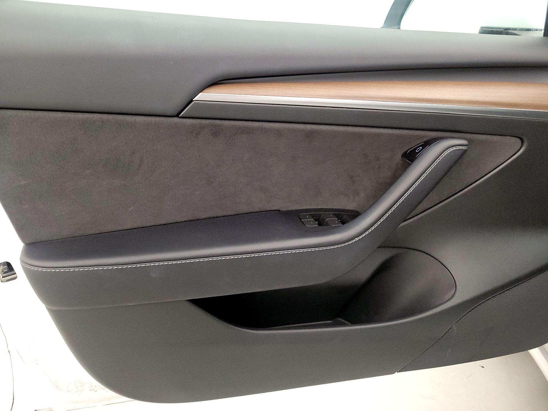 Thumbnail: 2023 Tesla Model 3 - 12