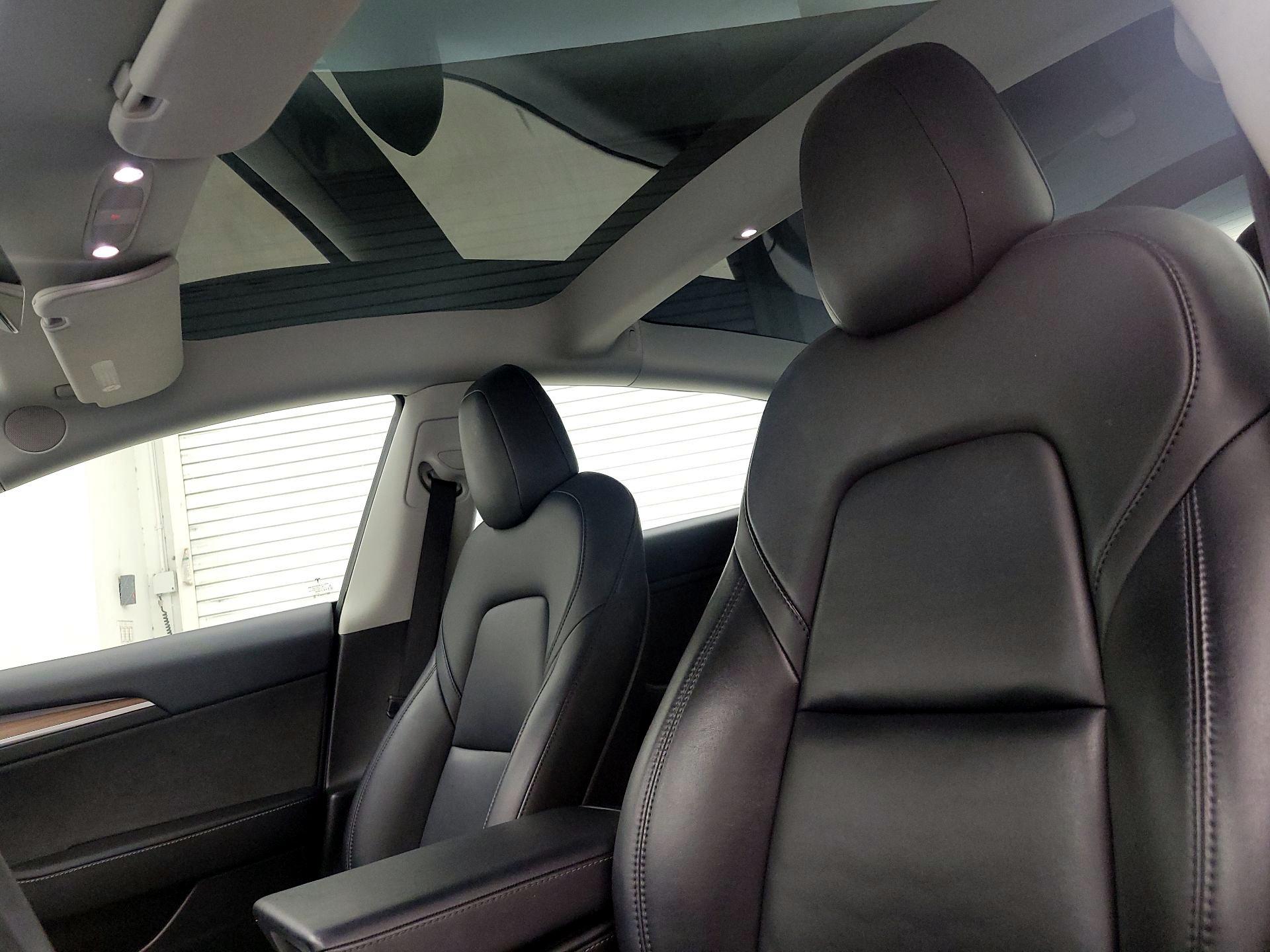 Thumbnail: 2023 Tesla Model 3 - 18