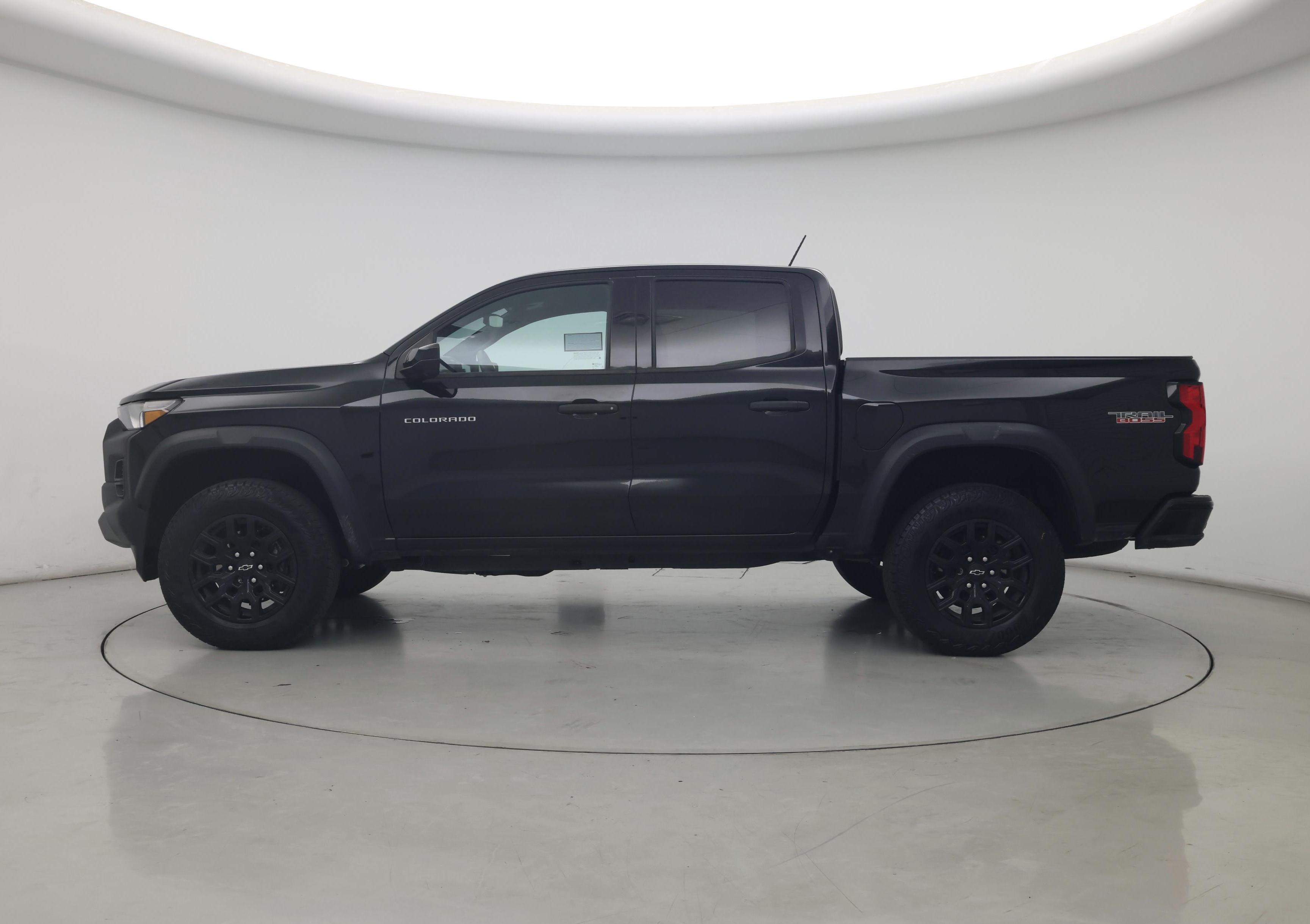 Thumbnail: 2024 Chevrolet Colorado - 3