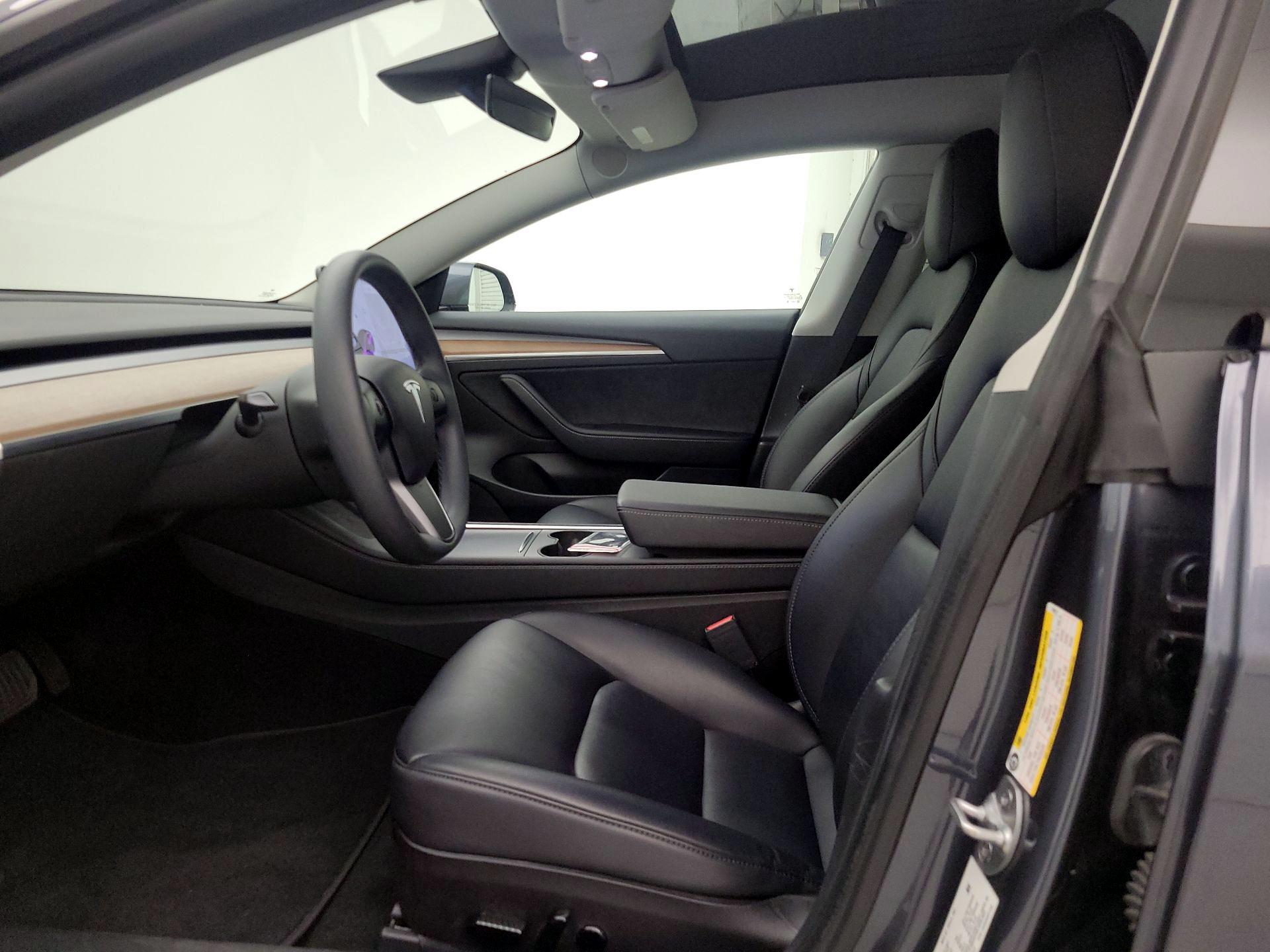 Thumbnail: 2022 Tesla Model 3 - 11