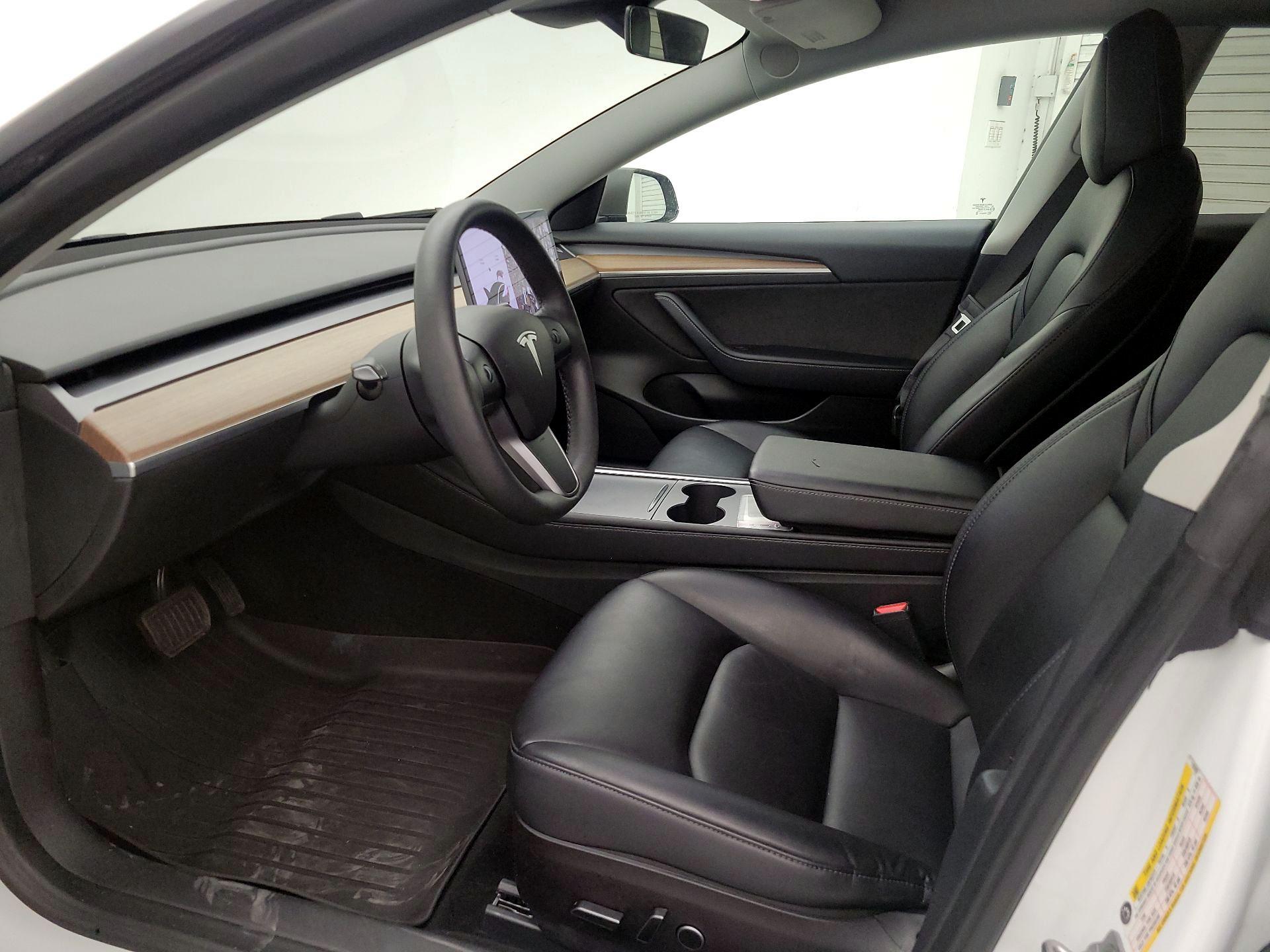 Thumbnail: 2022 Tesla Model 3 - 11