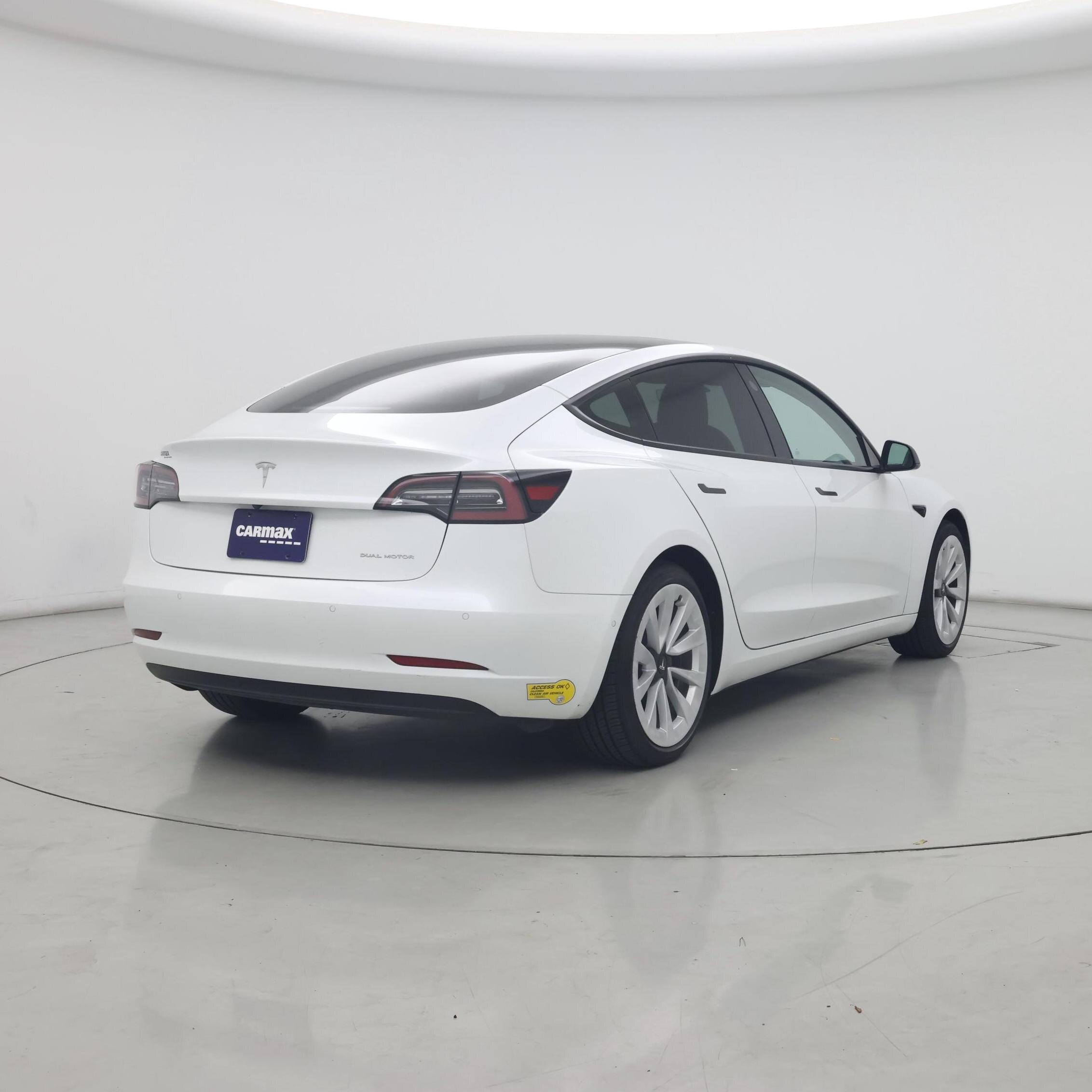 Thumbnail: 2022 Tesla Model 3 - 8