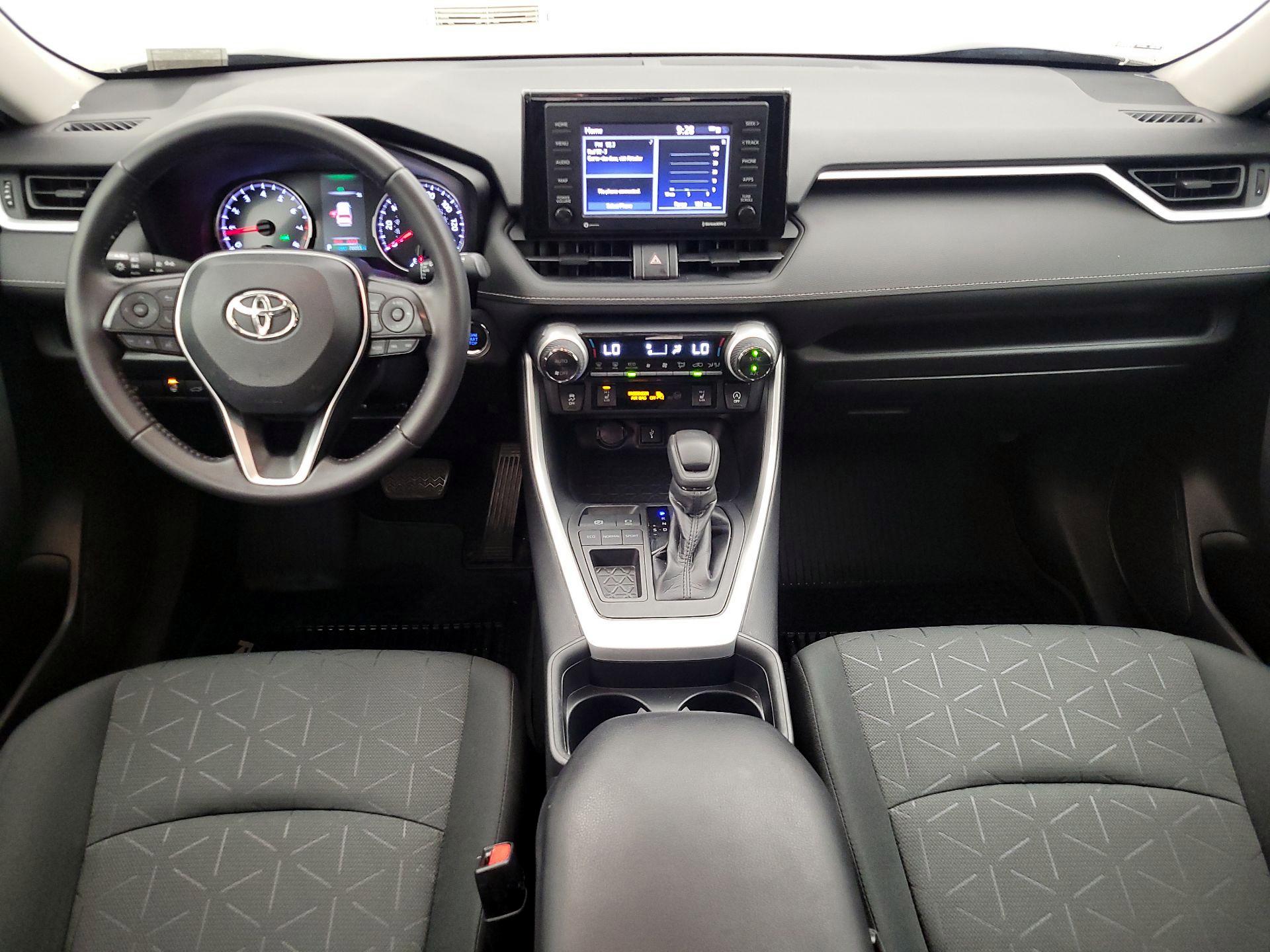 Thumbnail: 2020 Toyota RAV4 - 9