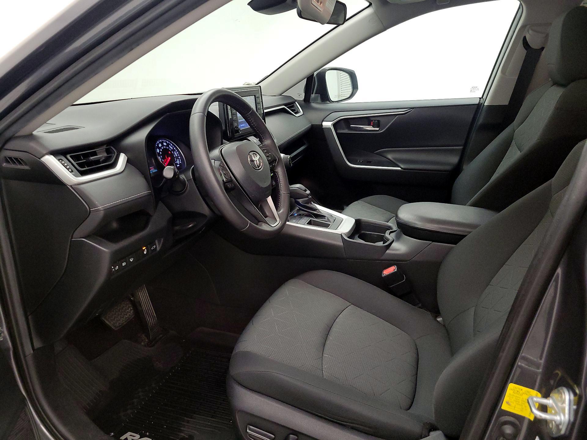 Thumbnail: 2020 Toyota RAV4 - 11