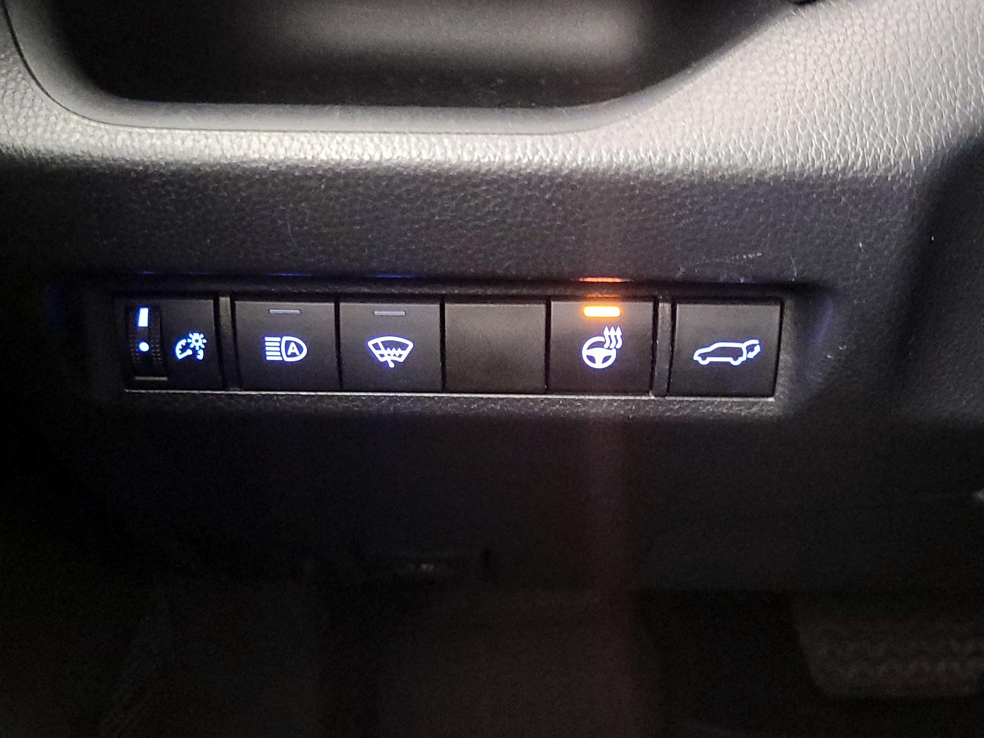 Thumbnail: 2020 Toyota RAV4 - 13