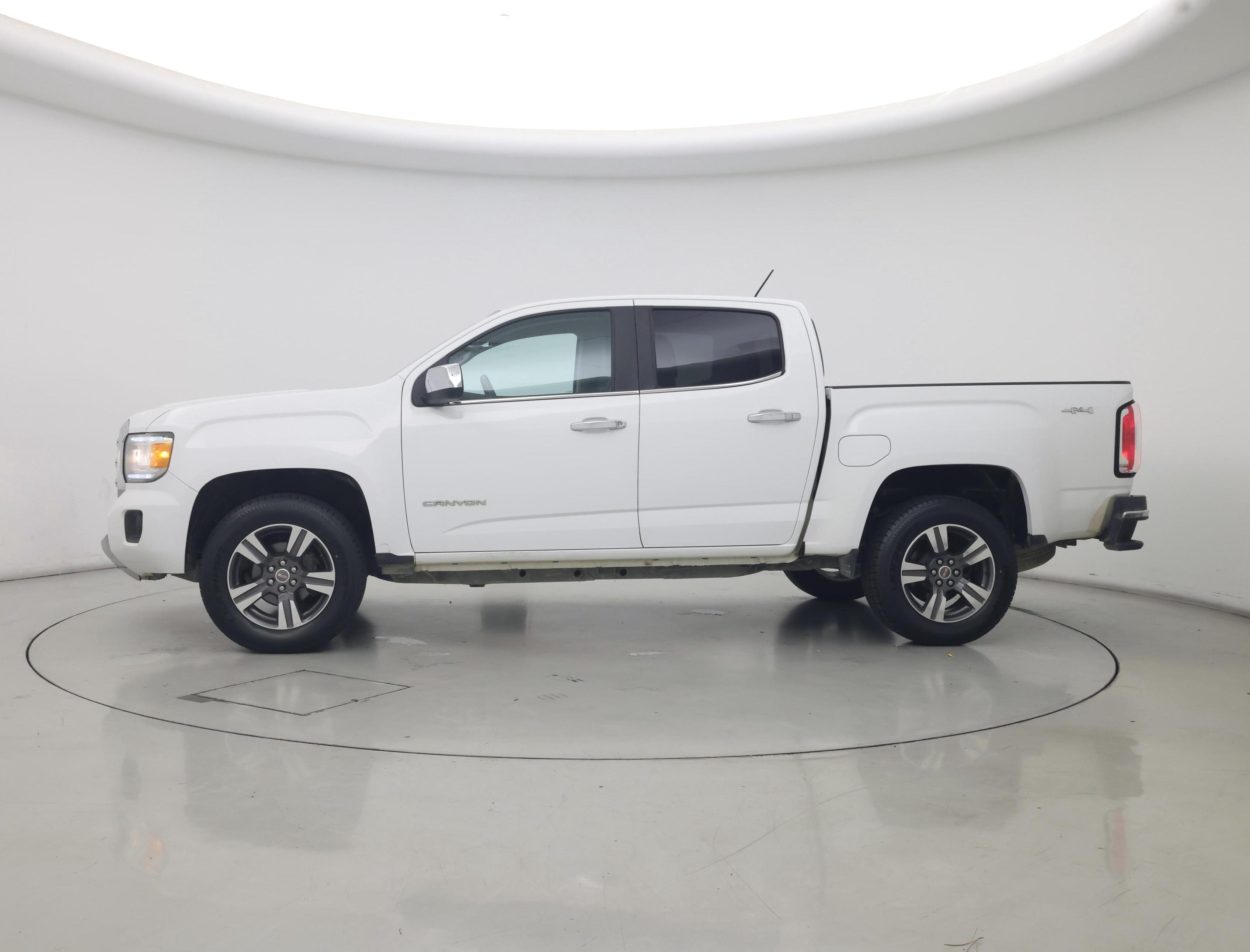 Thumbnail: 2016 GMC Canyon - 3