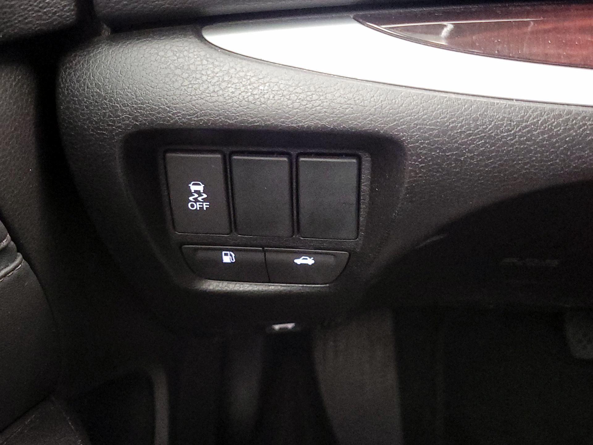 Thumbnail: 2017 Acura TLX - 13