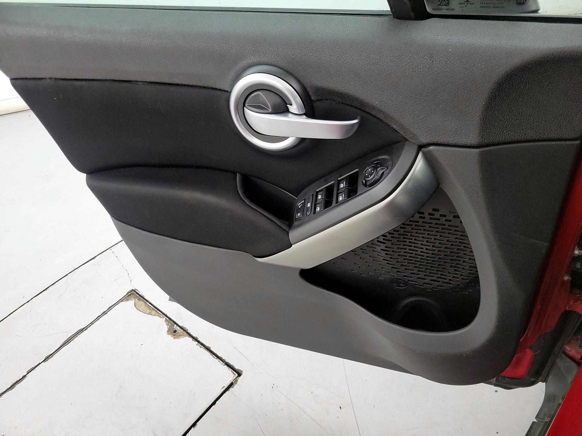 Thumbnail: 2017 Fiat 500X - 12