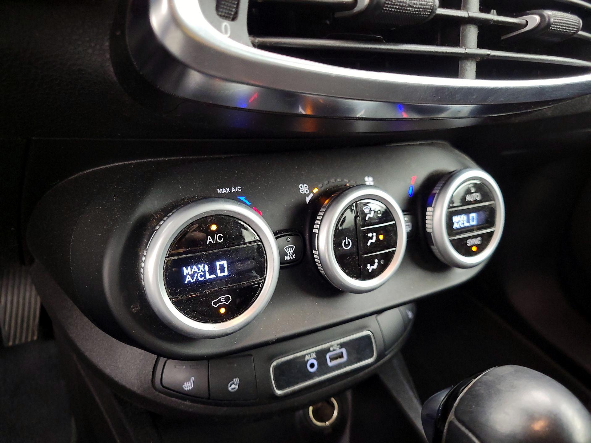Thumbnail: 2017 Fiat 500X - 17