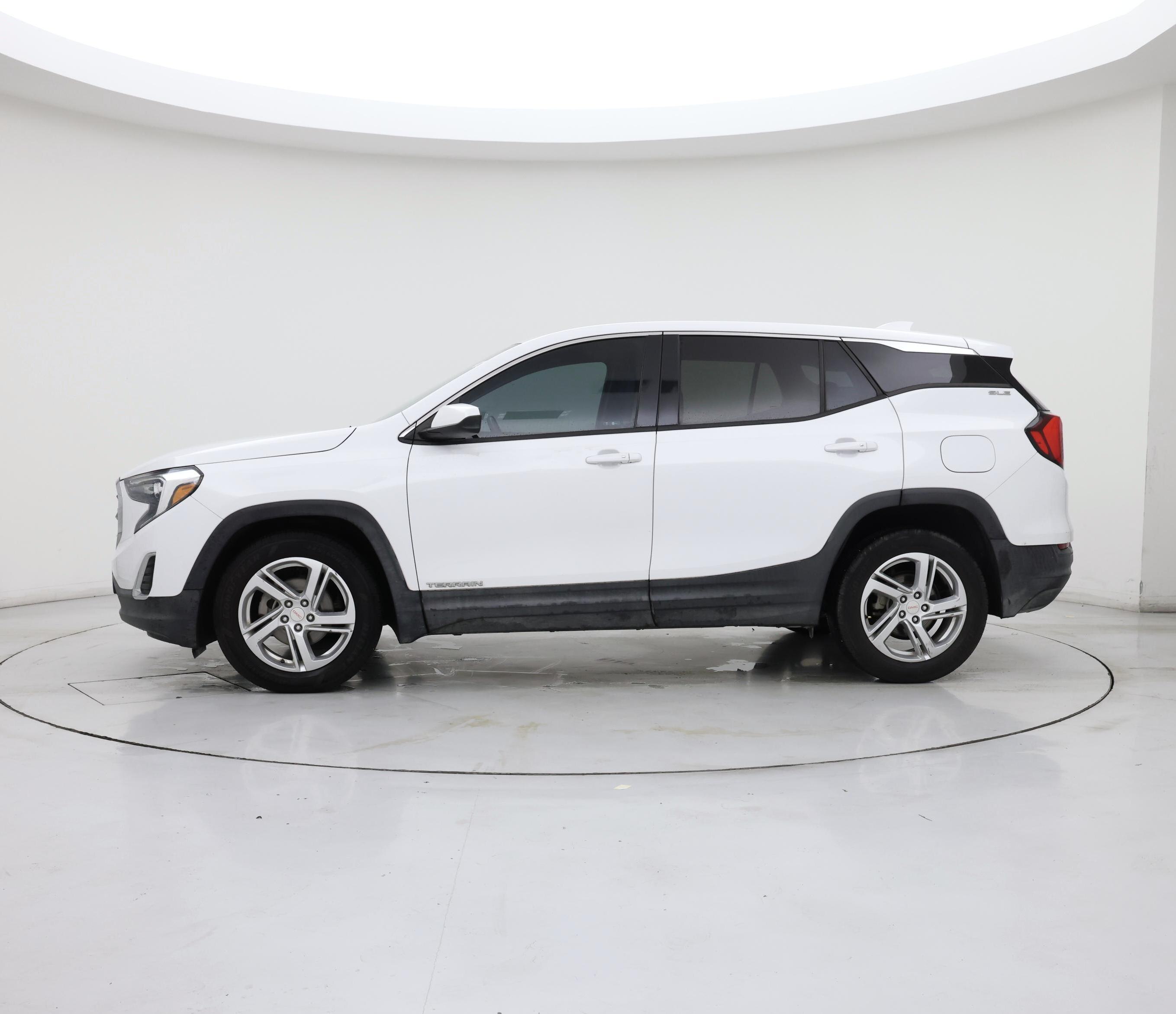 Thumbnail: 2018 GMC Terrain - 3
