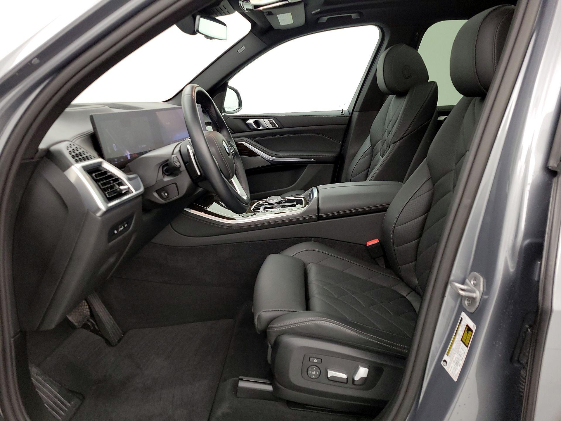 Thumbnail: 2024 BMW X5 - 11