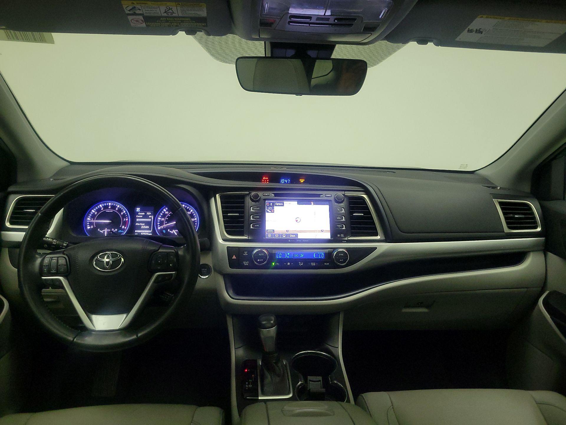 Thumbnail: 2019 Toyota Highlander - 9