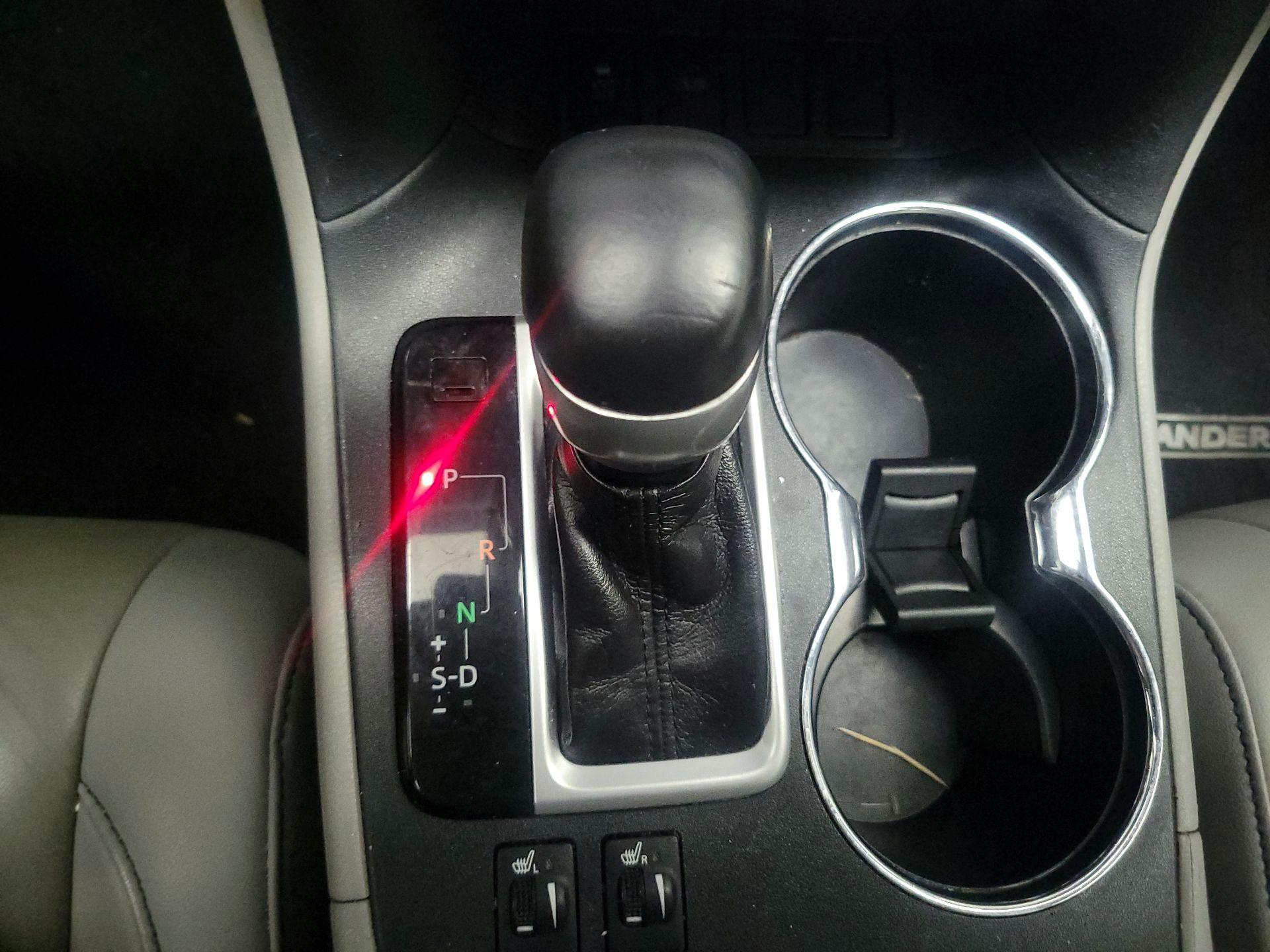 Thumbnail: 2019 Toyota Highlander - 18