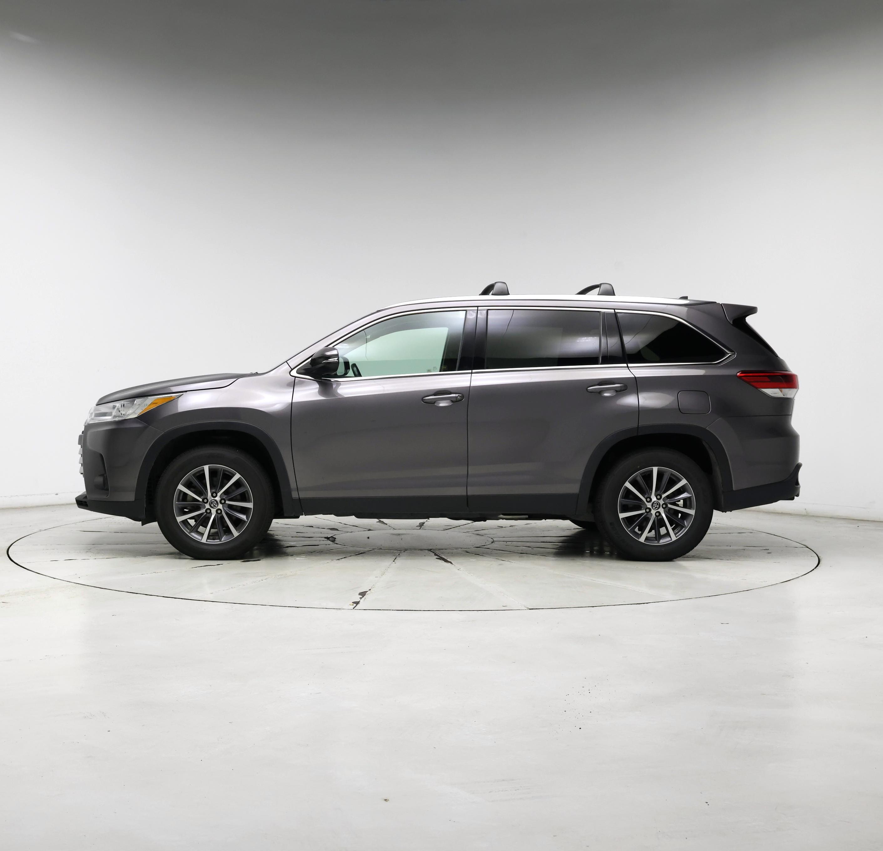 Thumbnail: 2019 Toyota Highlander - 3