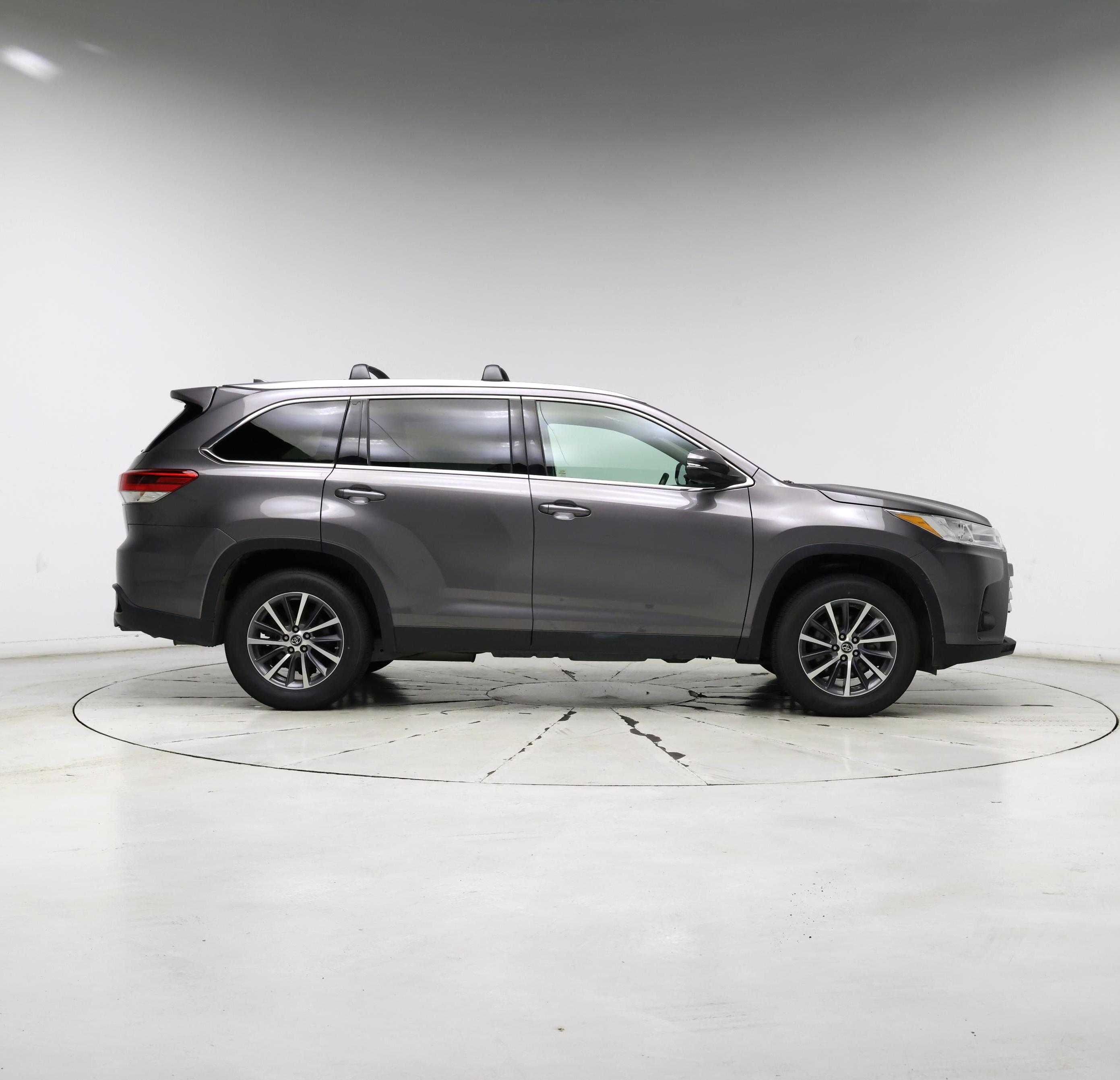 Thumbnail: 2019 Toyota Highlander - 7