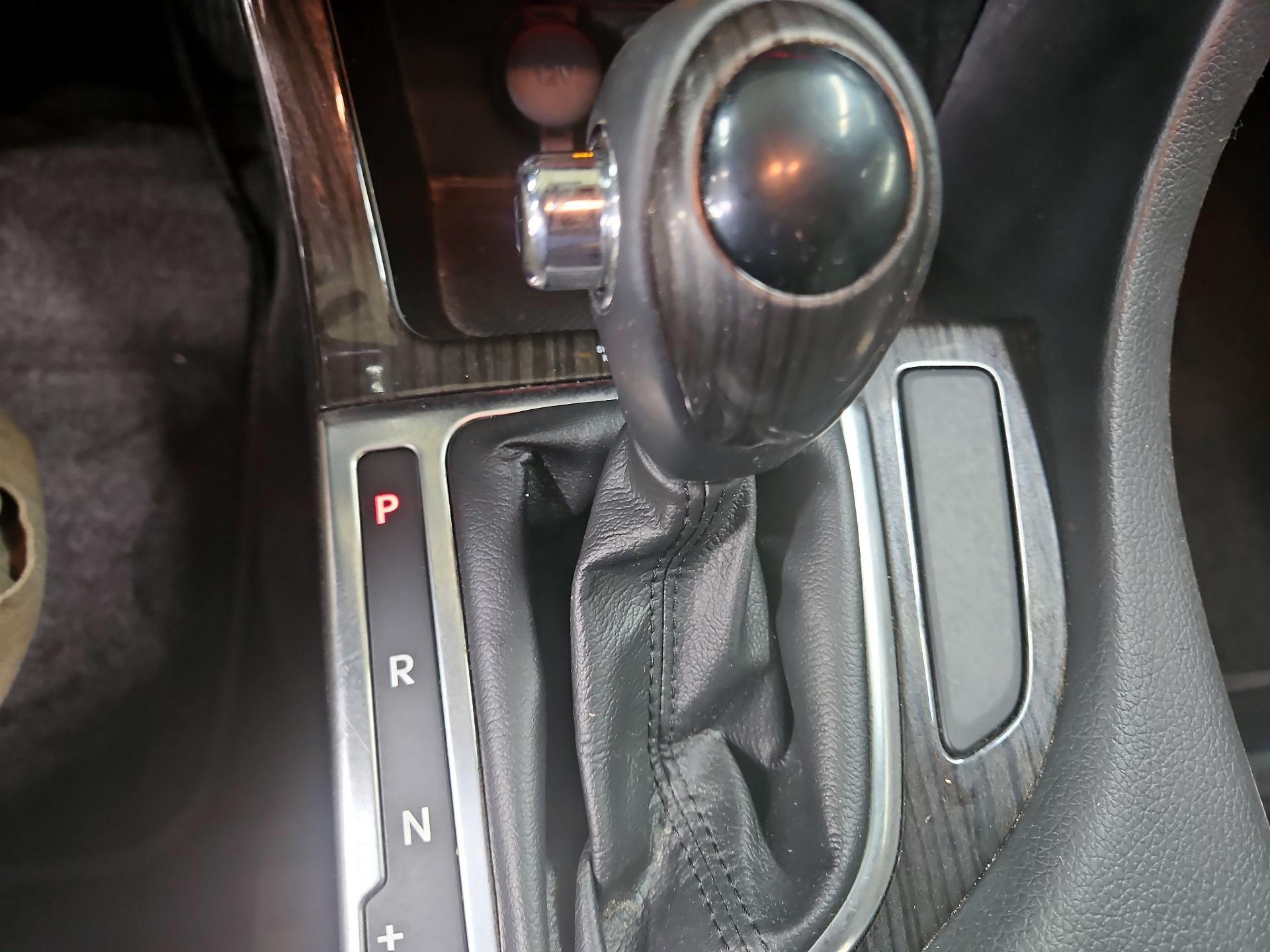 Thumbnail: 2013 Kia Optima - 15