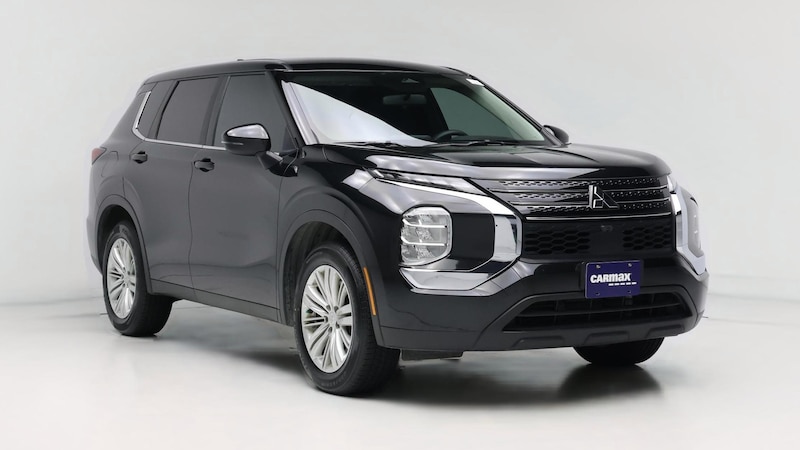 2023 Mitsubishi Outlander ES Hero Image