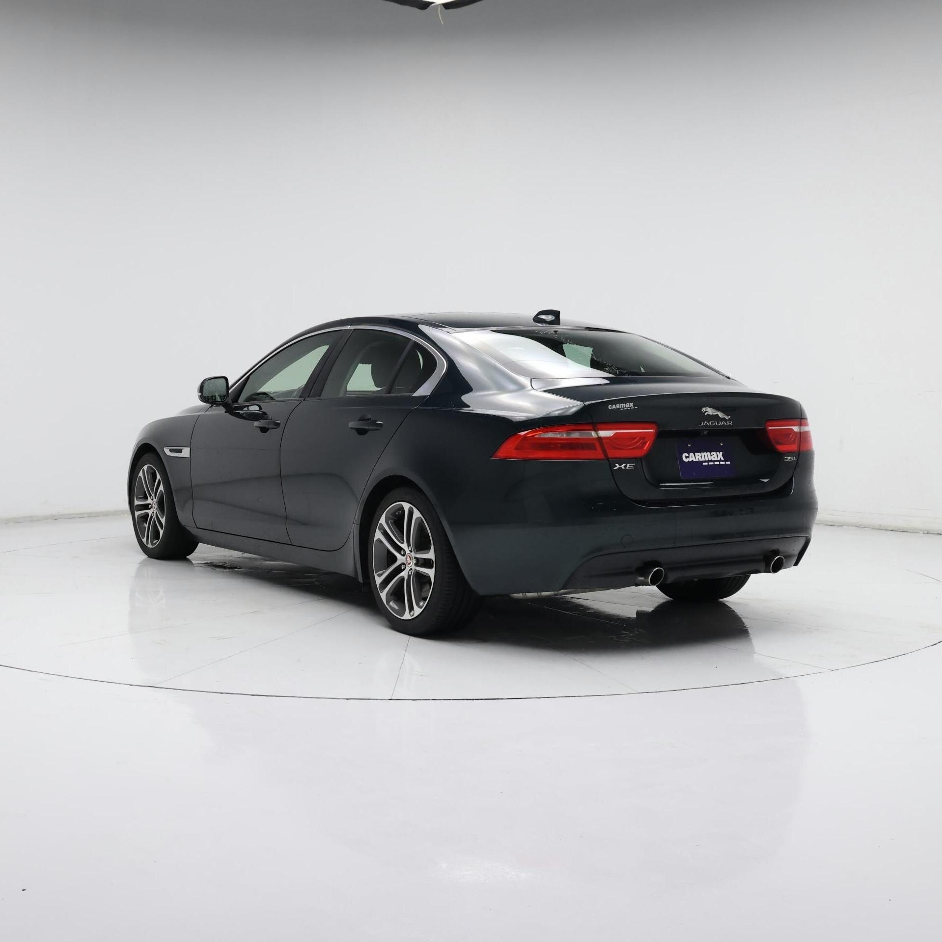 Thumbnail: 2017 Jaguar XE - 2