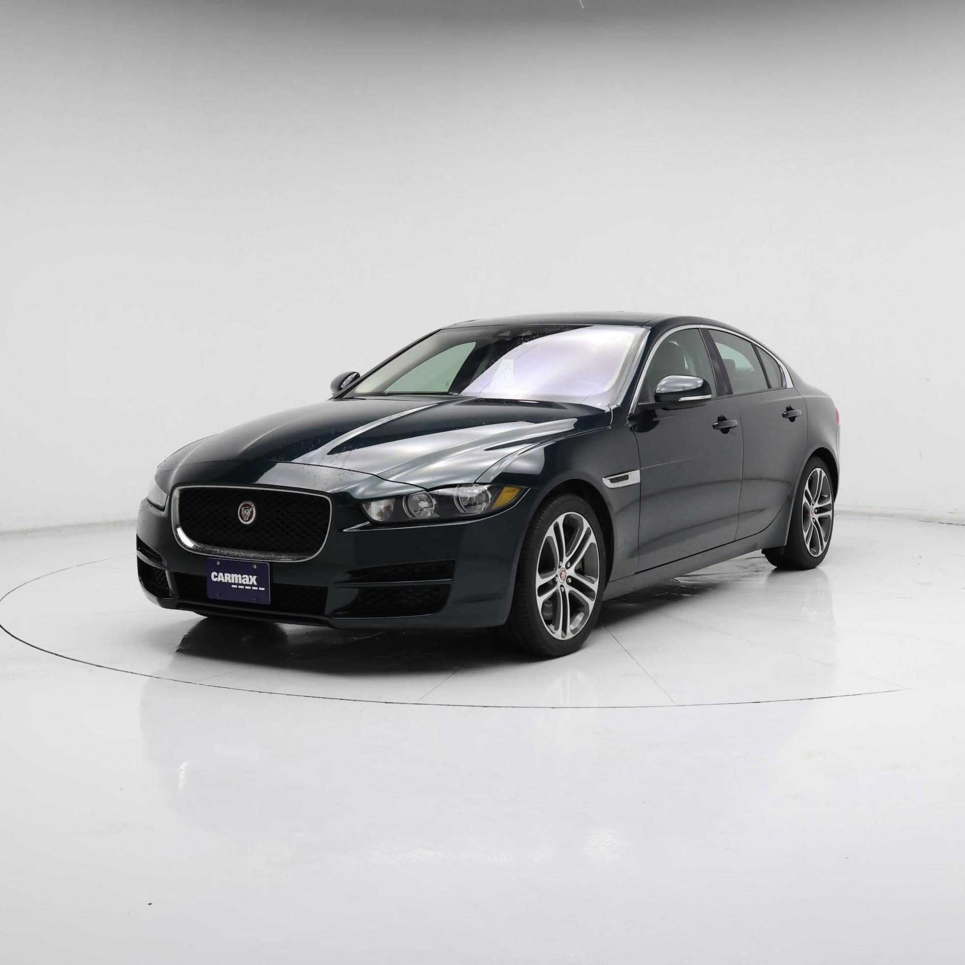 Thumbnail: 2017 Jaguar XE - 4