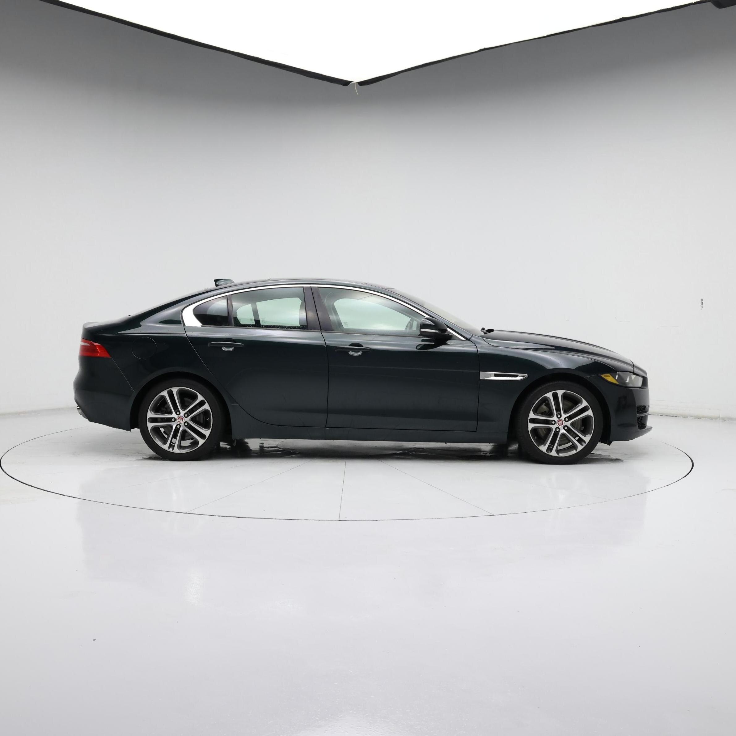 Thumbnail: 2017 Jaguar XE - 7